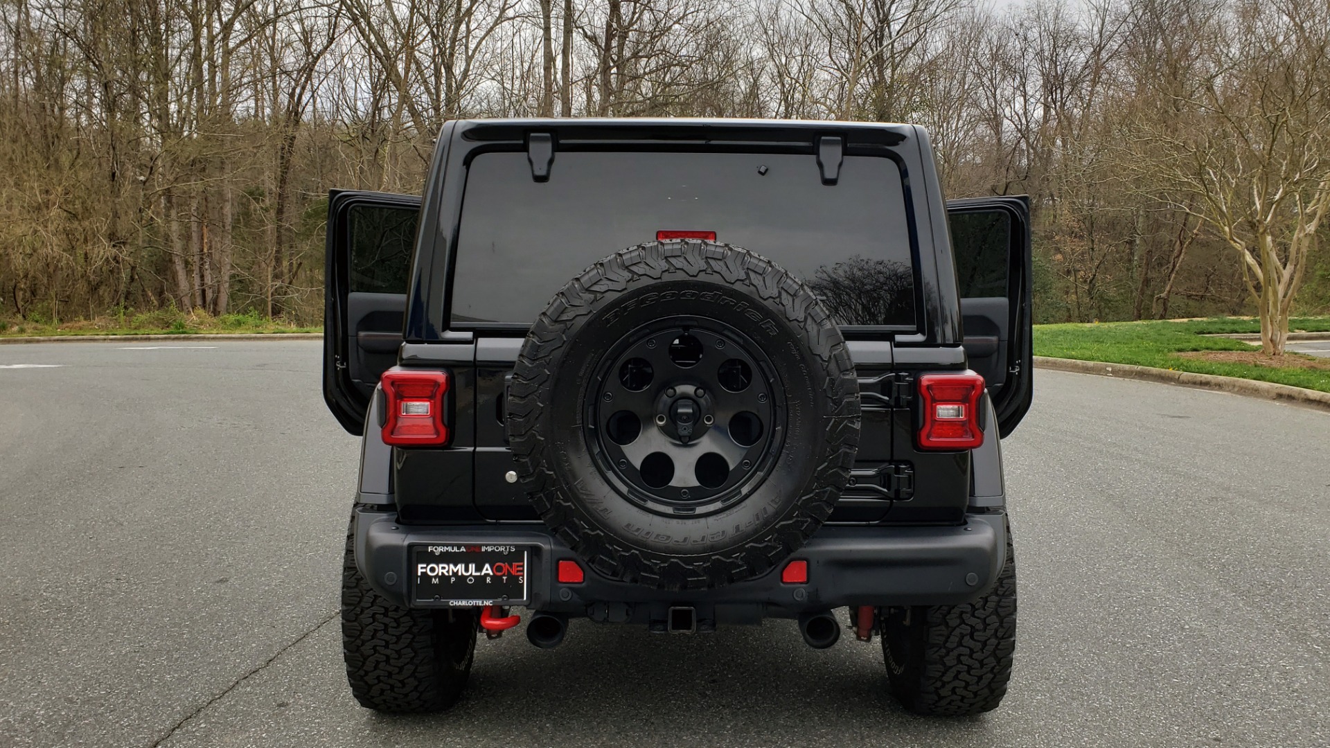 Used 2019 Jeep WRANGLER UNLIMITED RUBICON 4WD / V6 / 8-SPD AUTO / NAV / PWR TOP / REARVIEW for sale Sold at Formula Imports in Charlotte NC 28227 34