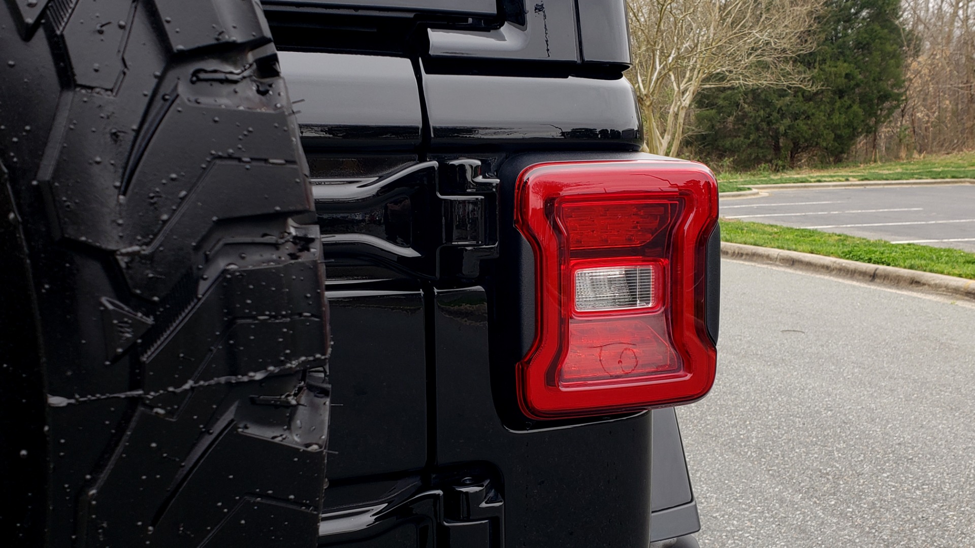 Used 2019 Jeep WRANGLER UNLIMITED RUBICON 4WD / V6 / 8-SPD AUTO / NAV / PWR TOP / REARVIEW for sale Sold at Formula Imports in Charlotte NC 28227 38