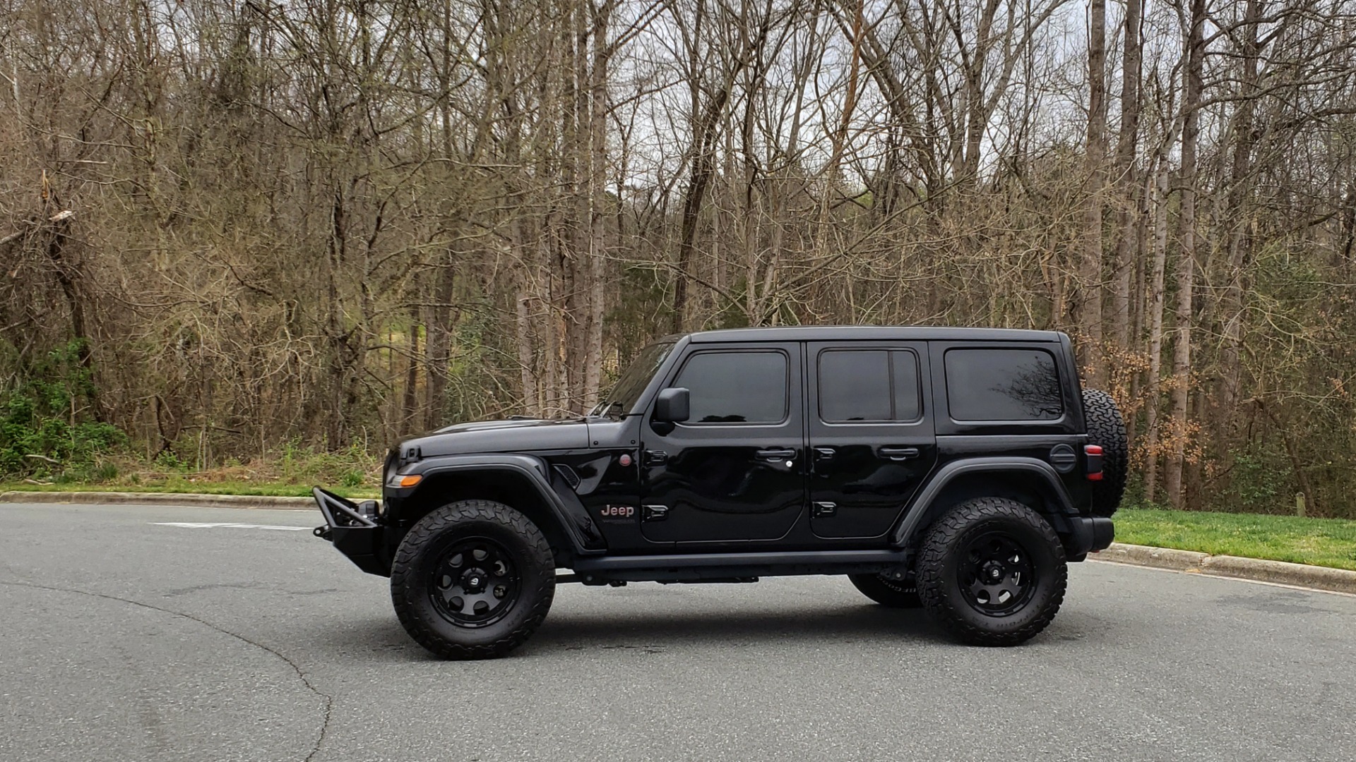 Used 2019 Jeep WRANGLER UNLIMITED RUBICON 4WD / V6 / 8-SPD AUTO / NAV / PWR TOP / REARVIEW for sale Sold at Formula Imports in Charlotte NC 28227 4