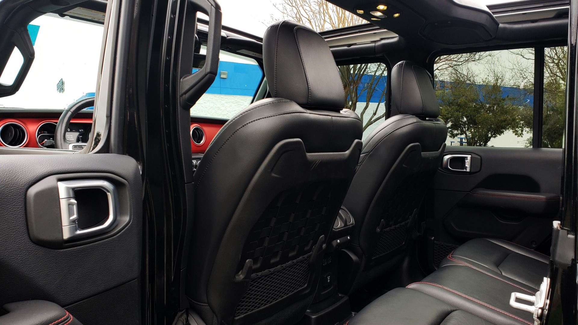 Used 2019 Jeep WRANGLER UNLIMITED RUBICON 4WD / V6 / 8-SPD AUTO / NAV / PWR TOP / REARVIEW for sale Sold at Formula Imports in Charlotte NC 28227 86