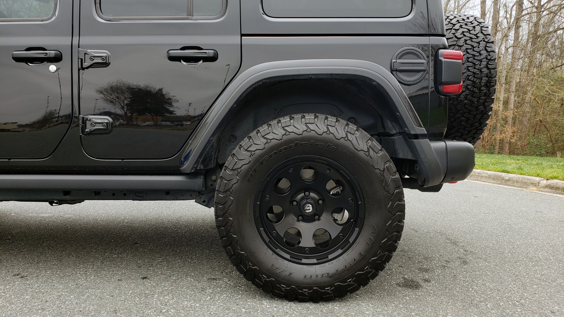 Used 2019 Jeep WRANGLER UNLIMITED RUBICON 4WD / V6 / 8-SPD AUTO / NAV / PWR TOP / REARVIEW for sale Sold at Formula Imports in Charlotte NC 28227 9