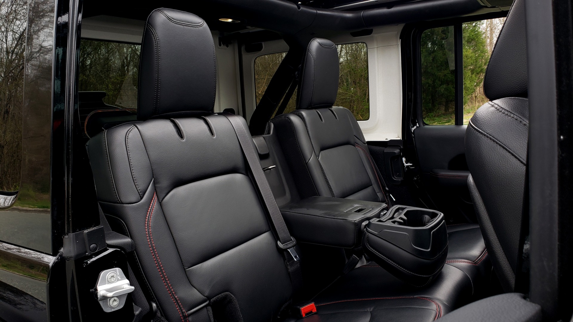Used 2019 Jeep WRANGLER UNLIMITED RUBICON 4WD / V6 / 8-SPD AUTO / NAV / PWR TOP / REARVIEW for sale Sold at Formula Imports in Charlotte NC 28227 98
