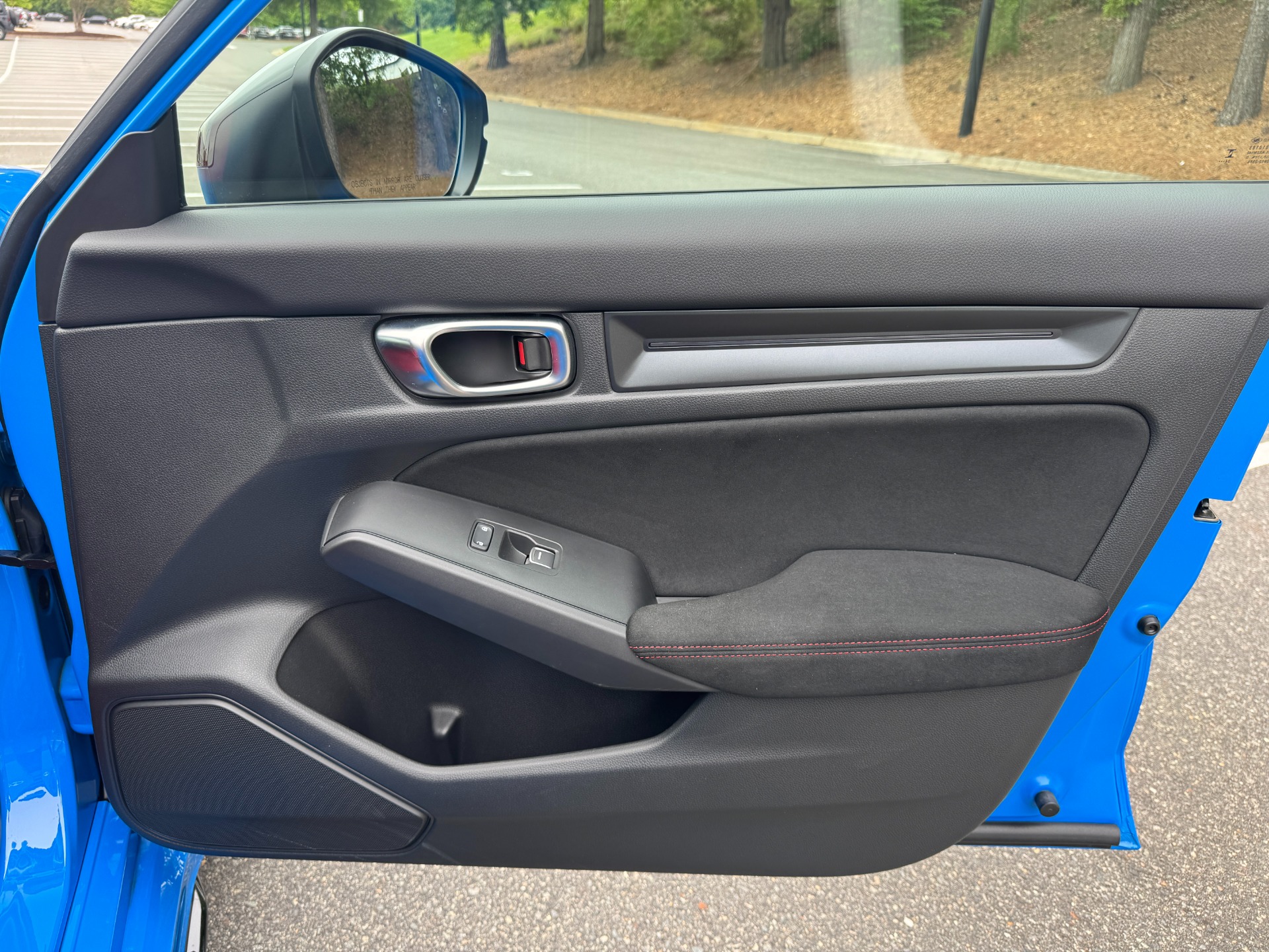 Used 2025 Honda Civic Type R BOOST BLUE PEARL / TASTEFUL MODS / LOW MILES! for sale $46,995 at Formula Imports in Charlotte NC 28227 54