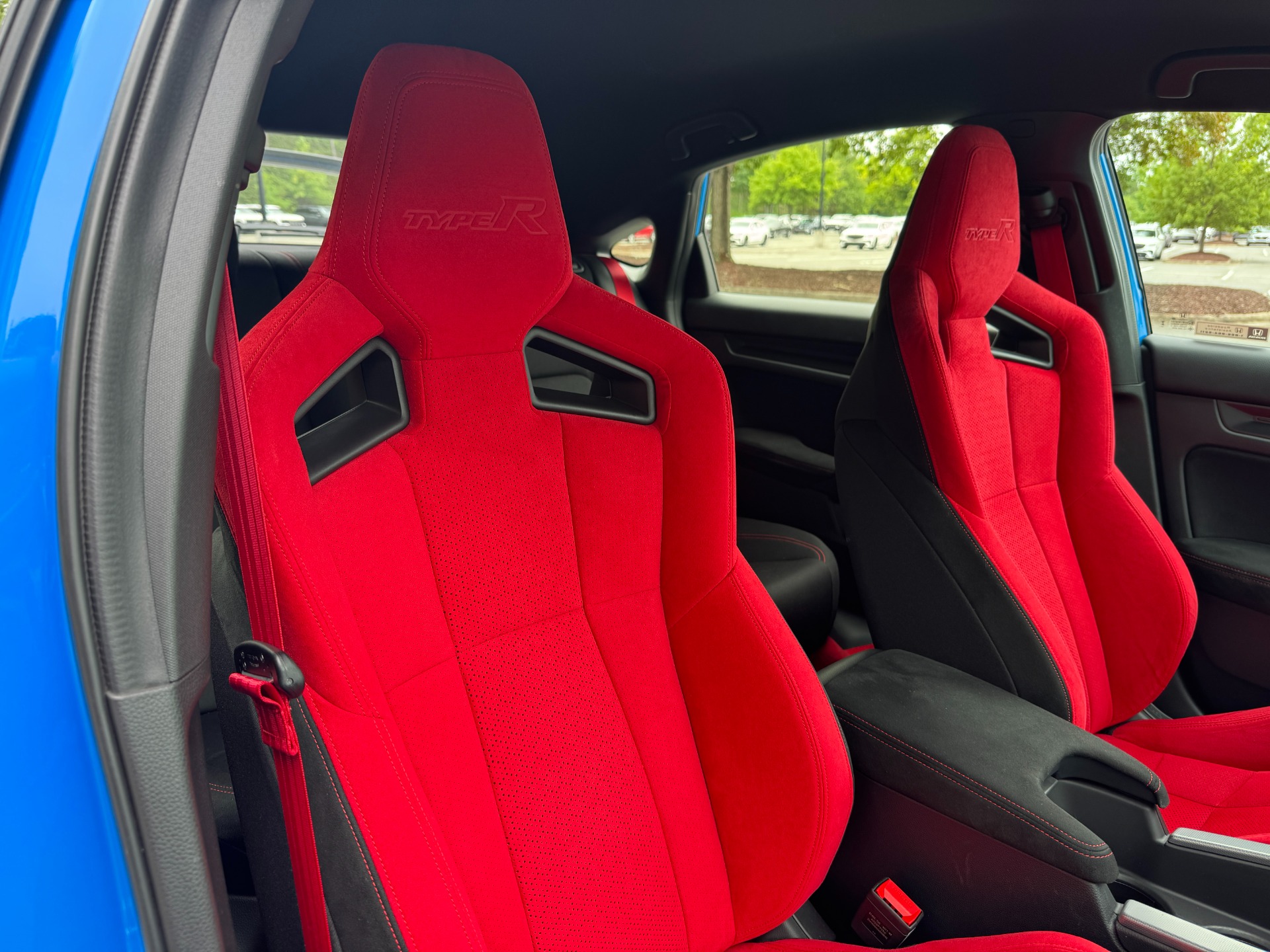 Used 2025 Honda Civic Type R BOOST BLUE PEARL / TASTEFUL MODS / LOW MILES! for sale $46,995 at Formula Imports in Charlotte NC 28227 57