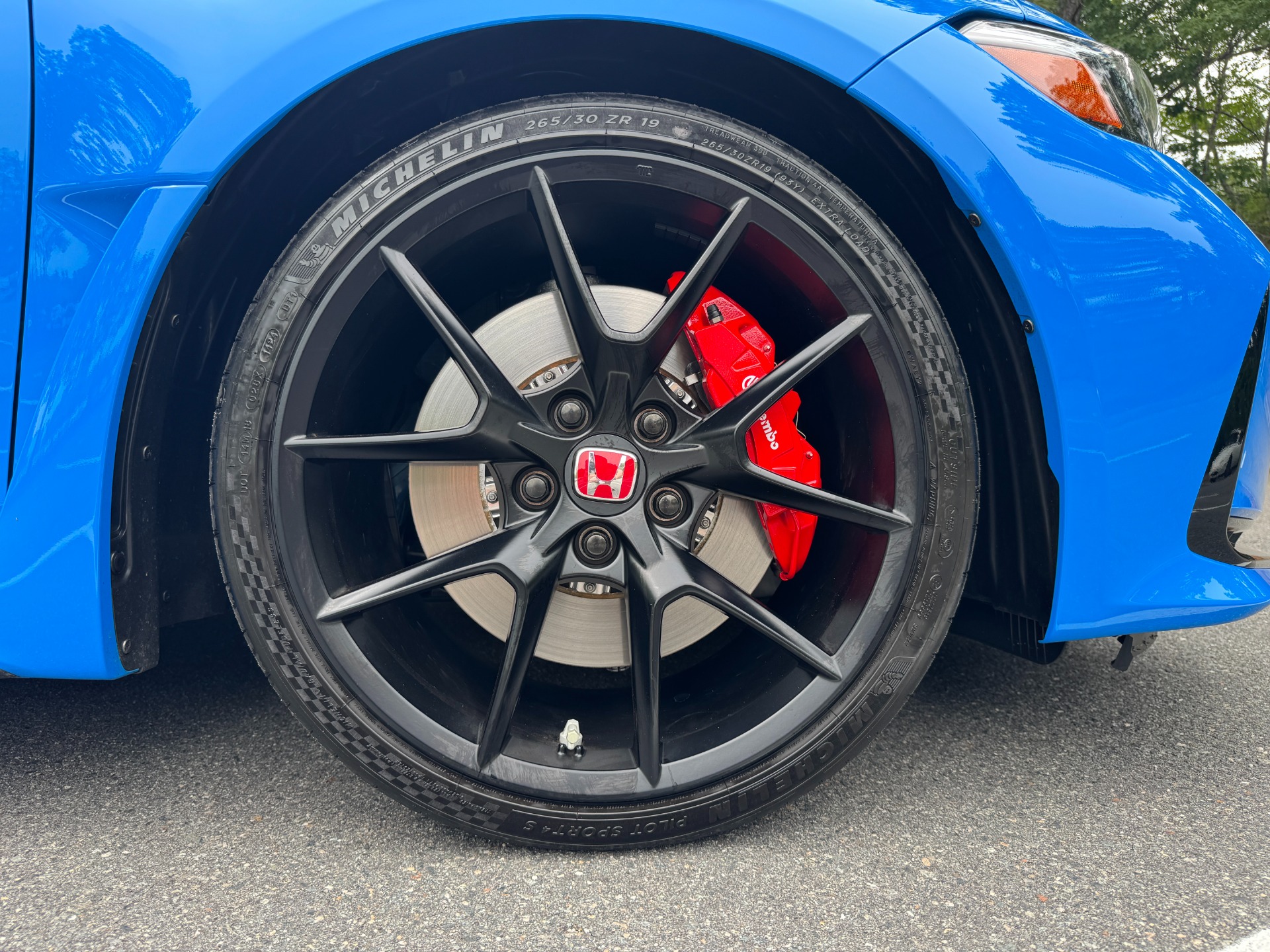Used 2025 Honda Civic Type R BOOST BLUE PEARL / TASTEFUL MODS / LOW MILES! for sale $46,995 at Formula Imports in Charlotte NC 28227 72