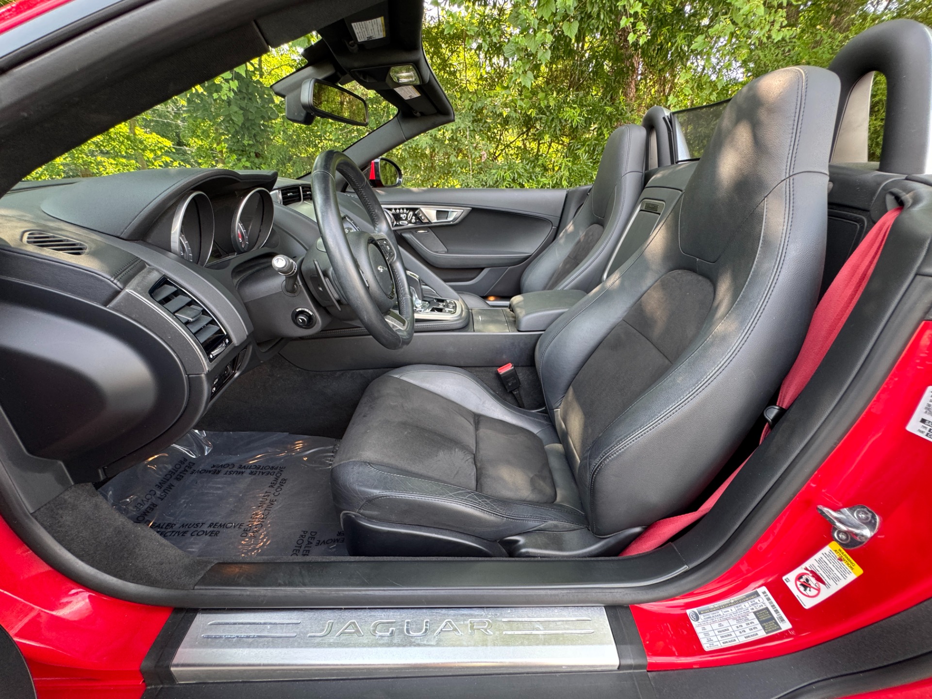 Used 2014 Jaguar F-TYPE Convertible V6 Supercharged SWITCHABLE ACTIVE EXHAUST / LOW MILES! for sale $27,800 at Formula Imports in Charlotte NC 28227 32