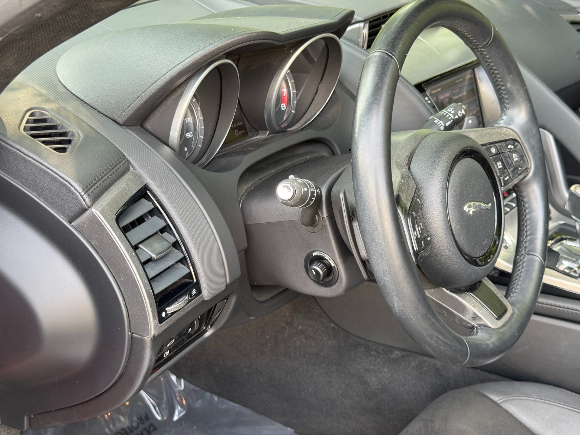 Used 2014 Jaguar F-TYPE Convertible V6 Supercharged SWITCHABLE ACTIVE EXHAUST / LOW MILES! for sale $27,800 at Formula Imports in Charlotte NC 28227 37