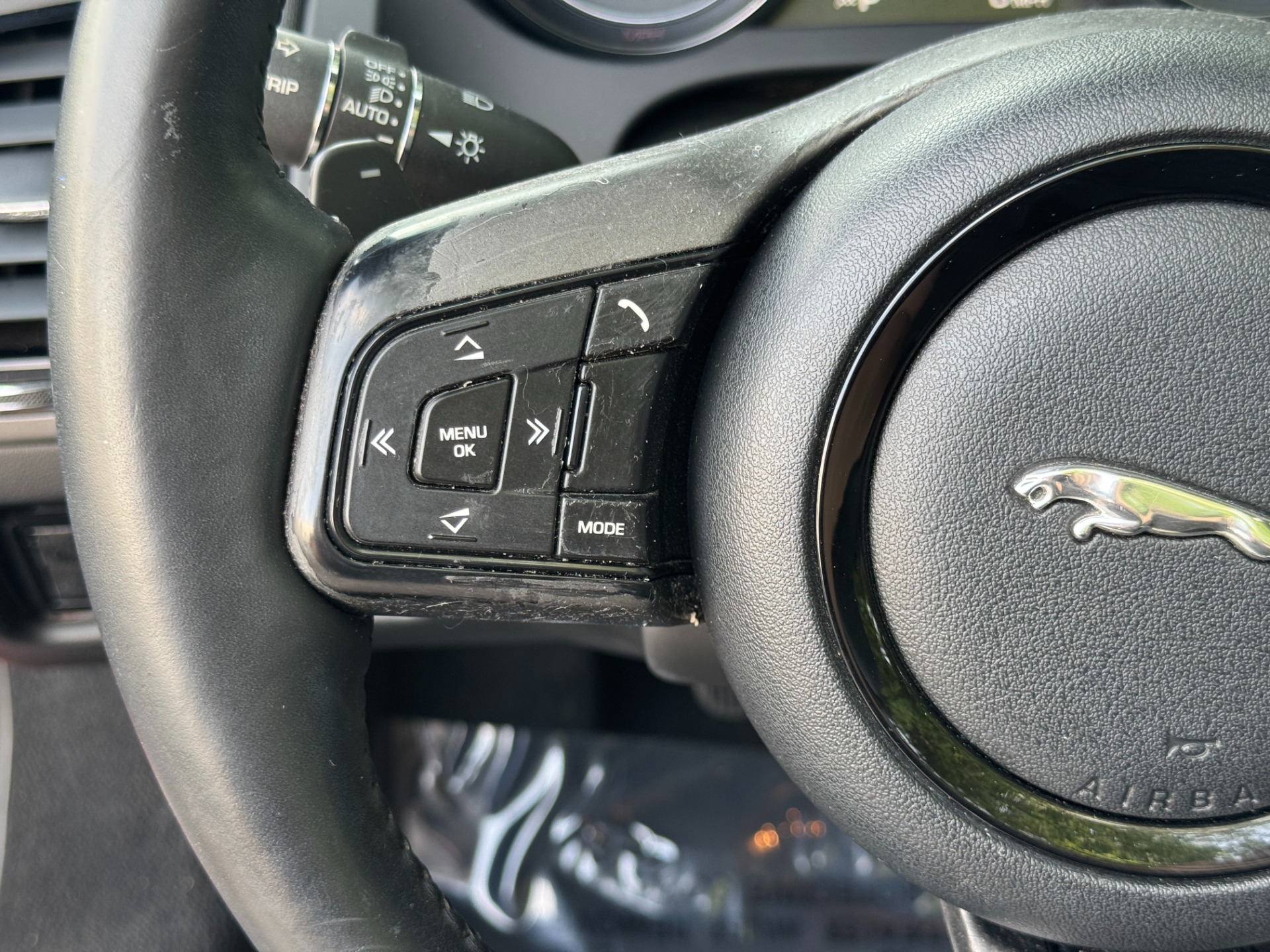 Used 2014 Jaguar F-TYPE Convertible V6 Supercharged SWITCHABLE ACTIVE EXHAUST / LOW MILES! for sale $27,800 at Formula Imports in Charlotte NC 28227 39