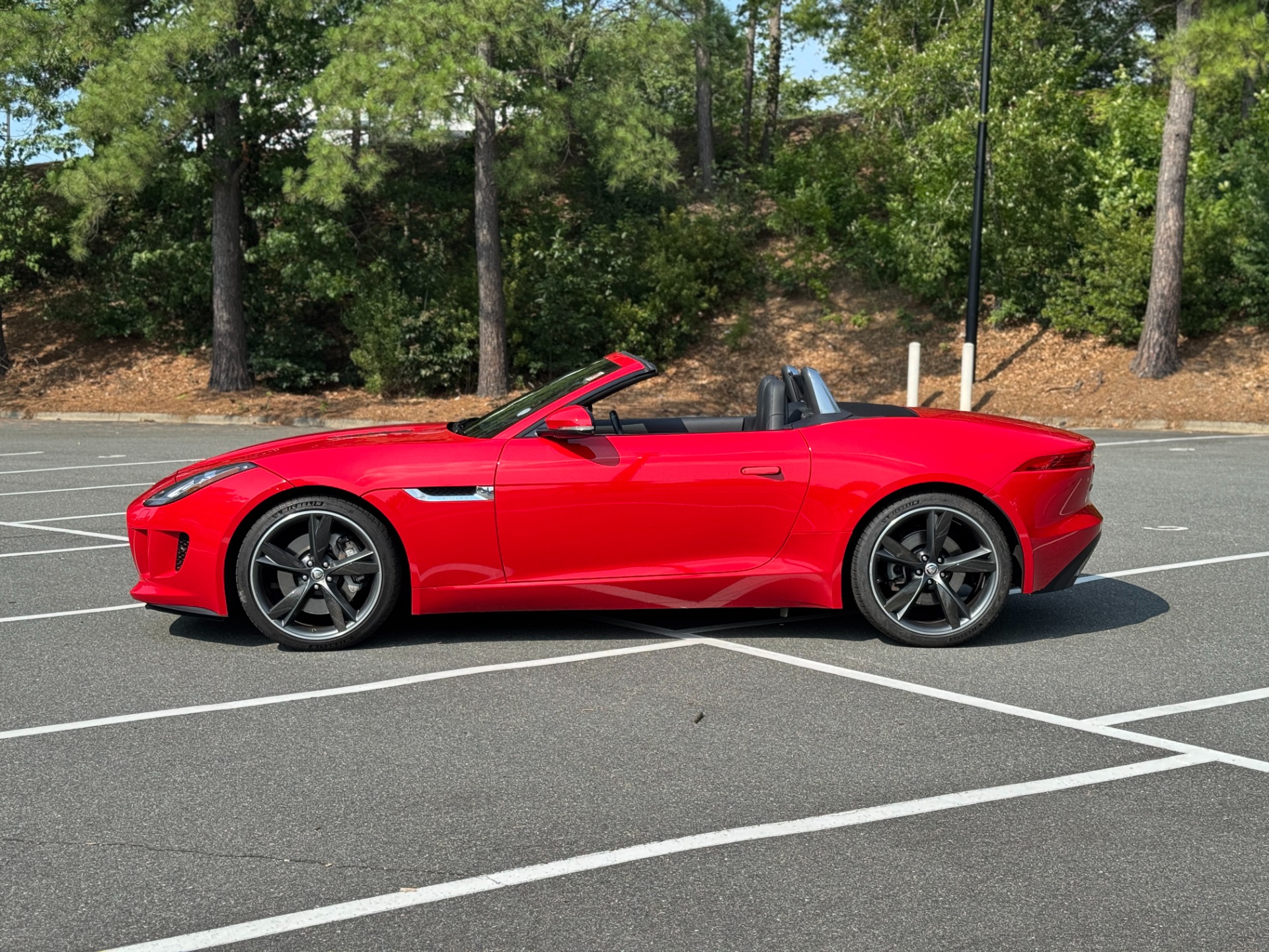 Used 2014 Jaguar F-TYPE Convertible V6 Supercharged SWITCHABLE ACTIVE EXHAUST / LOW MILES! for sale $27,800 at Formula Imports in Charlotte NC 28227 6
