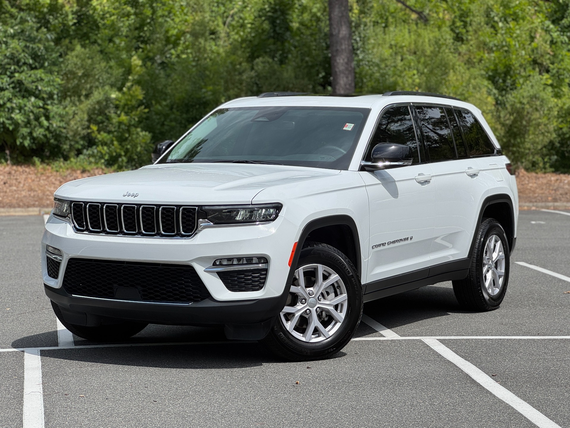 Used 2022 Jeep Grand Cherokee Limited 4x4 PANO SUNROOF / ALPINE AUDIO / NAV for sale $27,995 at Formula Imports in Charlotte NC 28227 1