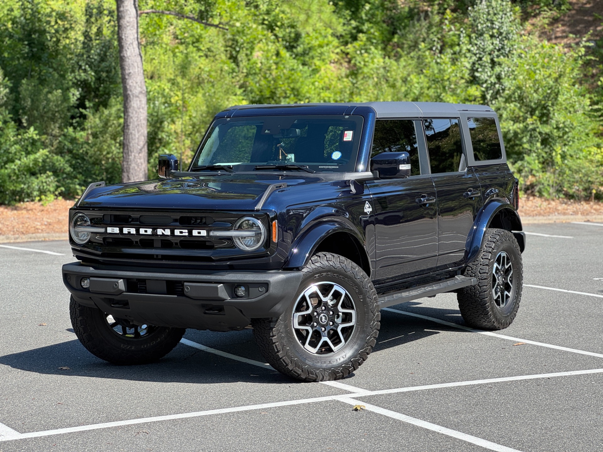 Used 2021 Ford Bronco Outer Banks 4 Door 4x4 314A EQUIP. PKG / ADAPTIVE CRUISE / 360 CAM / 18IN WHEELS for sale Sold at Formula Imports in Charlotte NC 28227 1