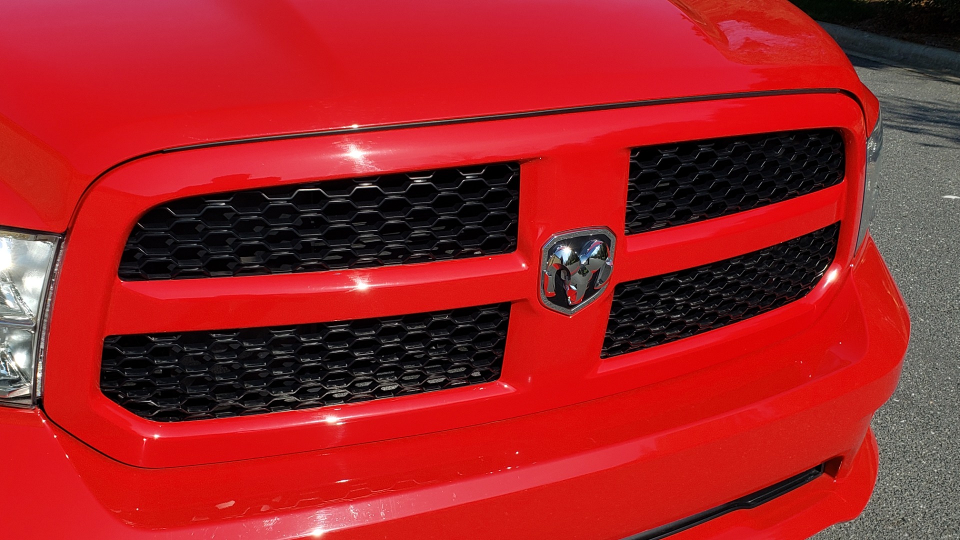 Used 2017 Ram 1500 EXPRESS CREWCAB 4X4 / 3.6L V6 / 8-SPD AUTO / BEDLINER for sale Sold at Formula Imports in Charlotte NC 28227 18