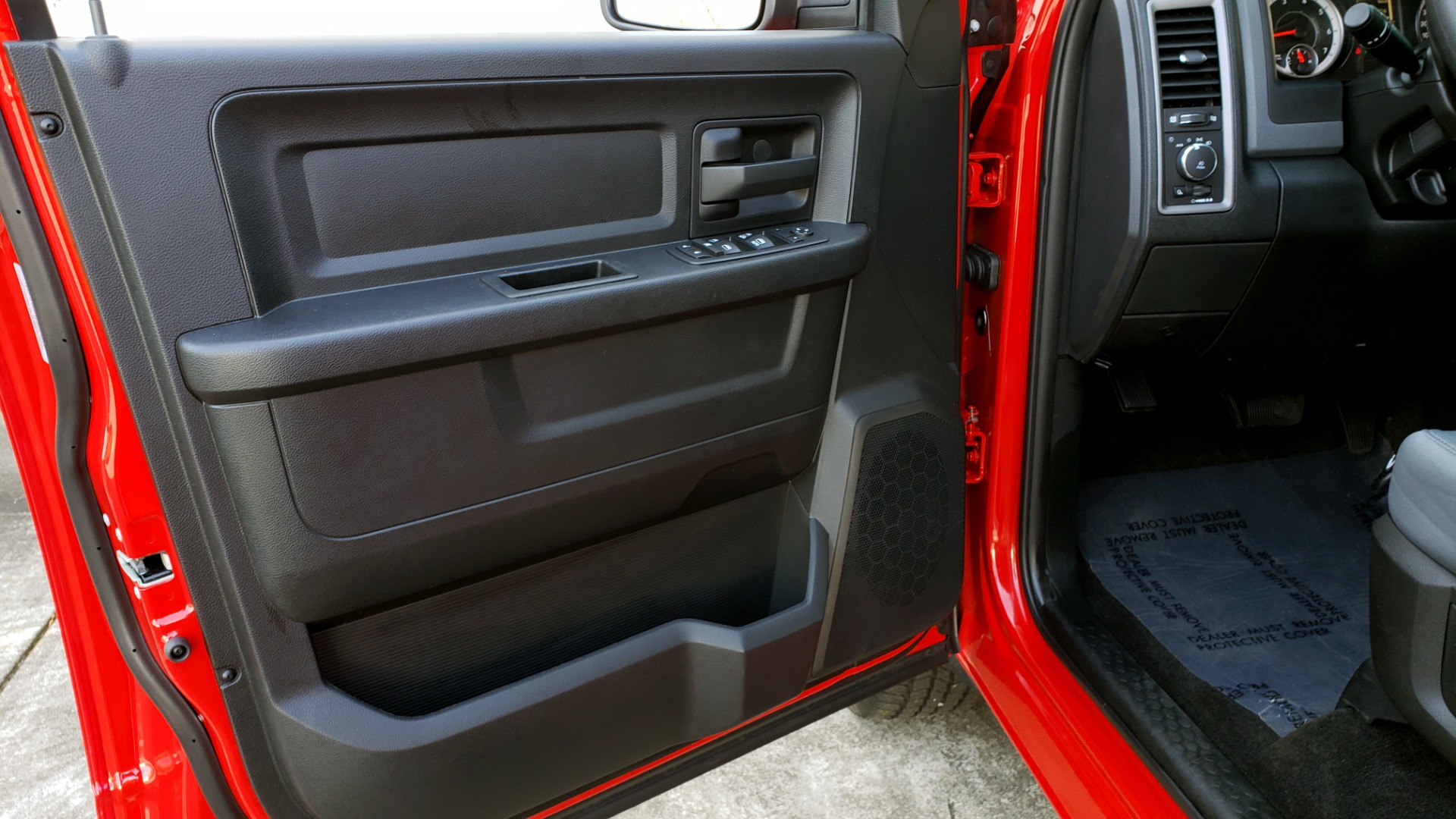 Used 2017 Ram 1500 EXPRESS CREWCAB 4X4 / 3.6L V6 / 8-SPD AUTO / BEDLINER for sale Sold at Formula Imports in Charlotte NC 28227 28