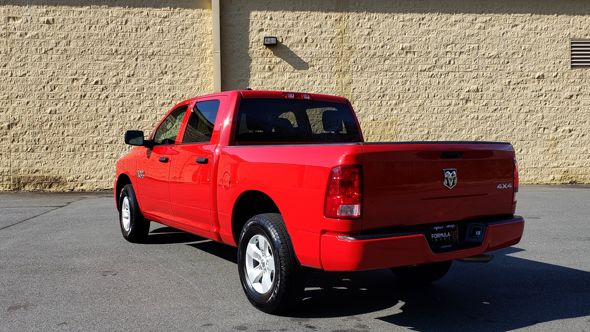 Used 2017 Ram 1500 EXPRESS CREWCAB 4X4 / 3.6L V6 / 8-SPD AUTO / BEDLINER for sale Sold at Formula Imports in Charlotte NC 28227 3