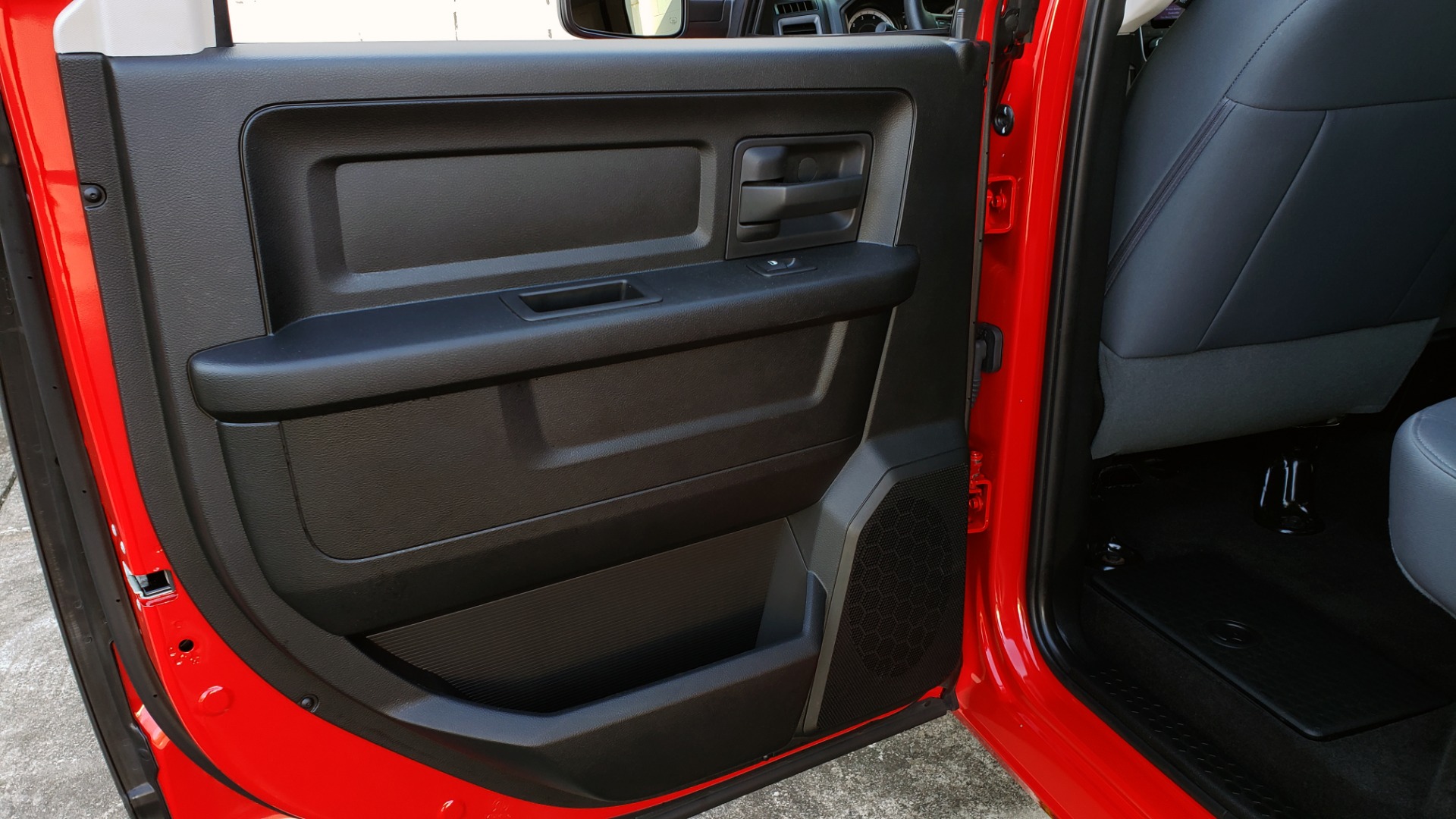 Used 2017 Ram 1500 EXPRESS CREWCAB 4X4 / 3.6L V6 / 8-SPD AUTO / BEDLINER for sale Sold at Formula Imports in Charlotte NC 28227 48