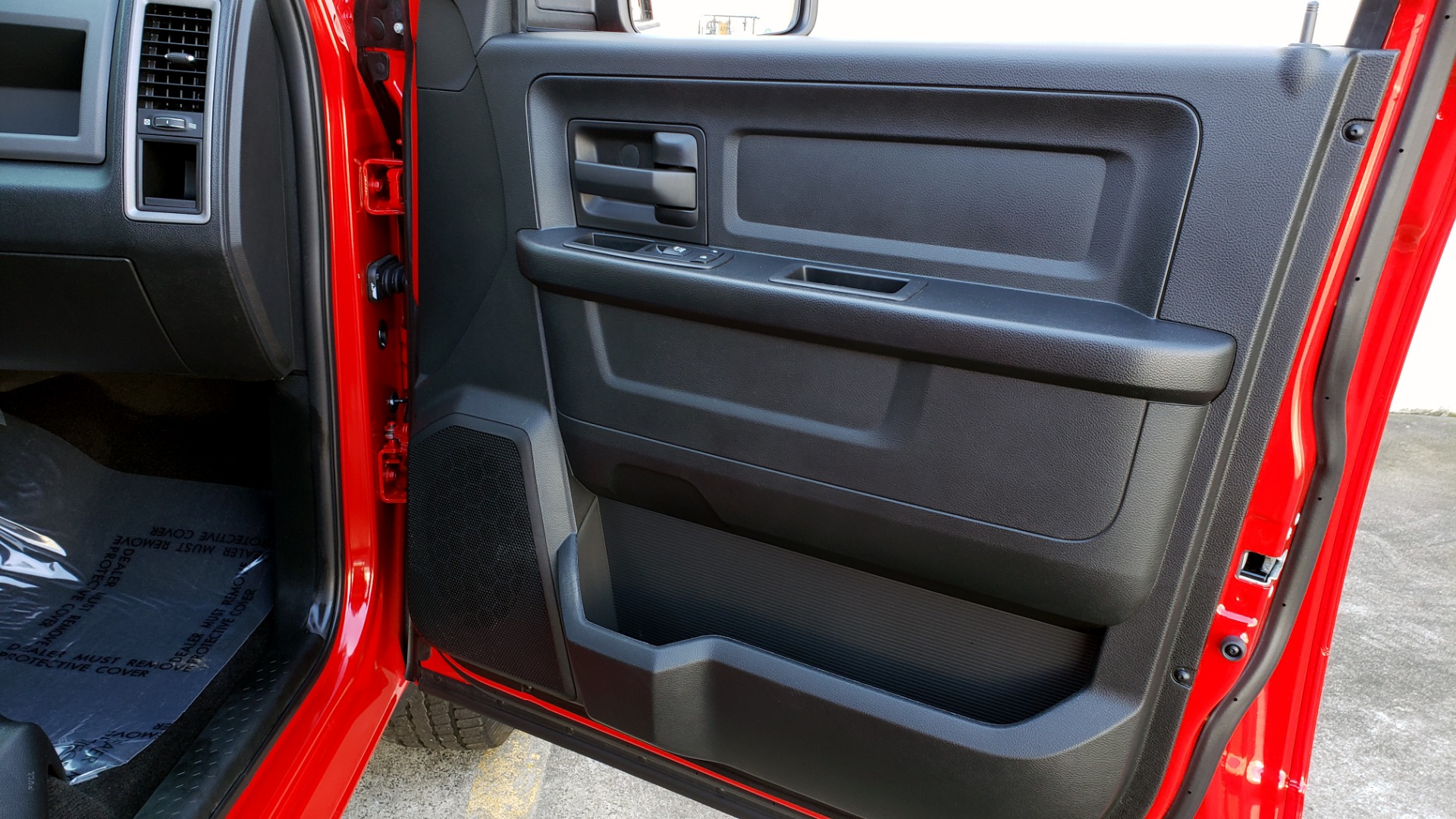 Used 2017 Ram 1500 EXPRESS CREWCAB 4X4 / 3.6L V6 / 8-SPD AUTO / BEDLINER for sale Sold at Formula Imports in Charlotte NC 28227 55