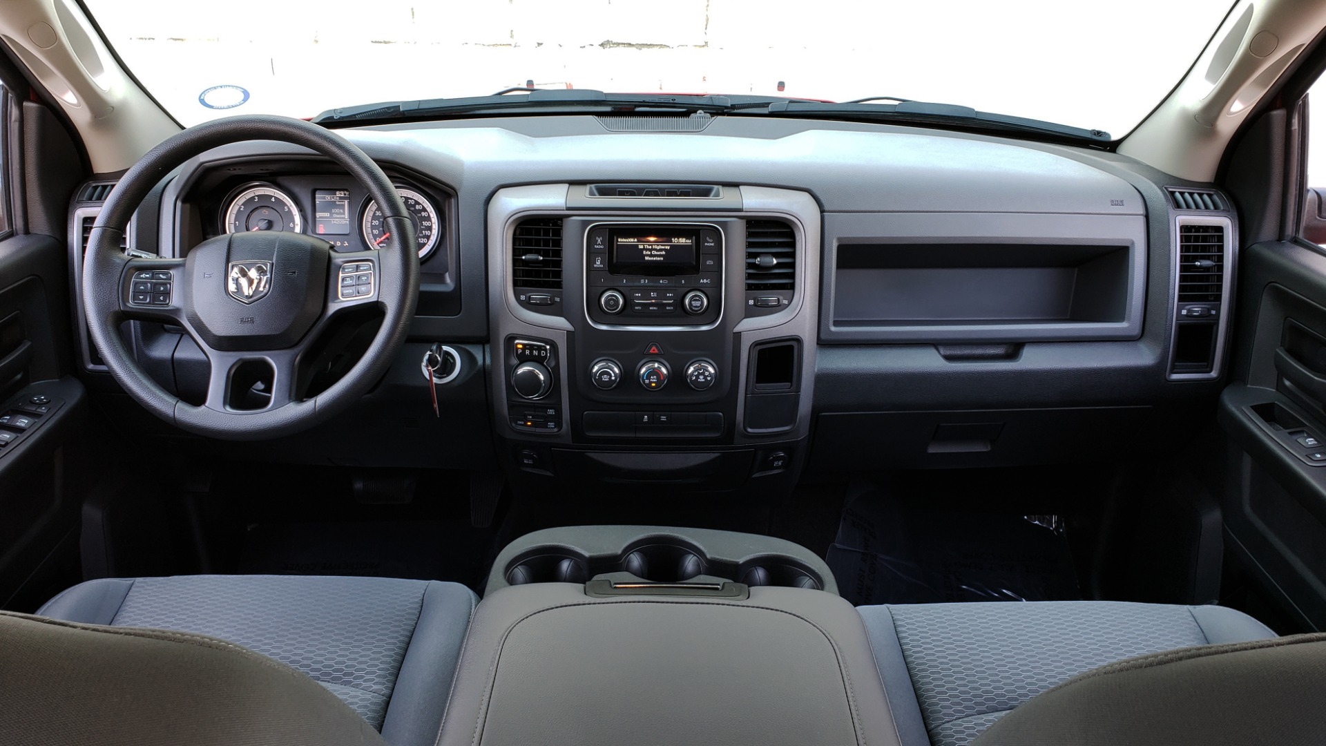 Used 2017 Ram 1500 EXPRESS CREWCAB 4X4 / 3.6L V6 / 8-SPD AUTO / BEDLINER for sale Sold at Formula Imports in Charlotte NC 28227 70