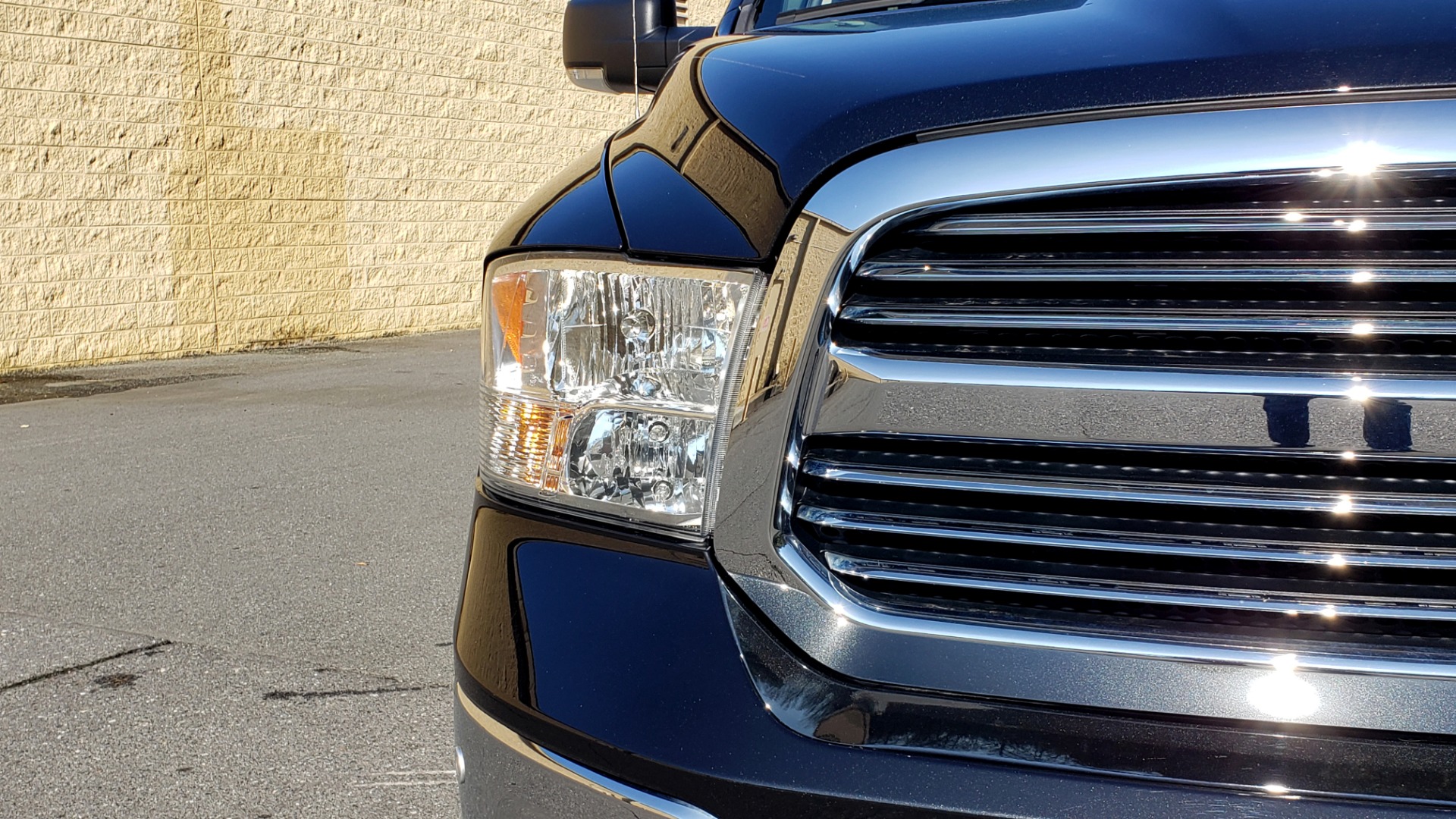 Used 2017 Ram 1500 BIG HORN CREW CAB 4X4 / 3.6L V6 / 8-SPD AUTO / WIFI HOTSPOT for sale Sold at Formula Imports in Charlotte NC 28227 14