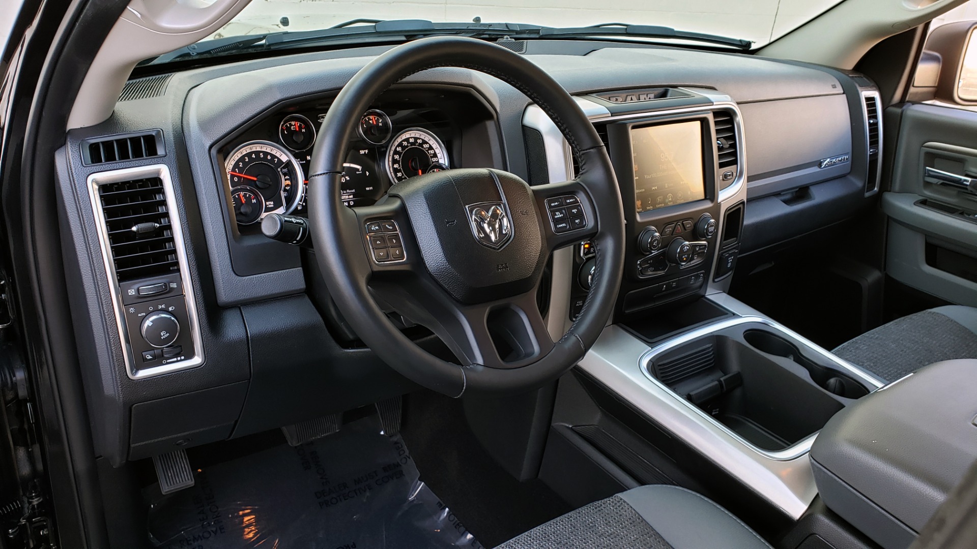 Used 2017 Ram 1500 BIG HORN CREW CAB 4X4 / 3.6L V6 / 8-SPD AUTO / WIFI HOTSPOT for sale Sold at Formula Imports in Charlotte NC 28227 33