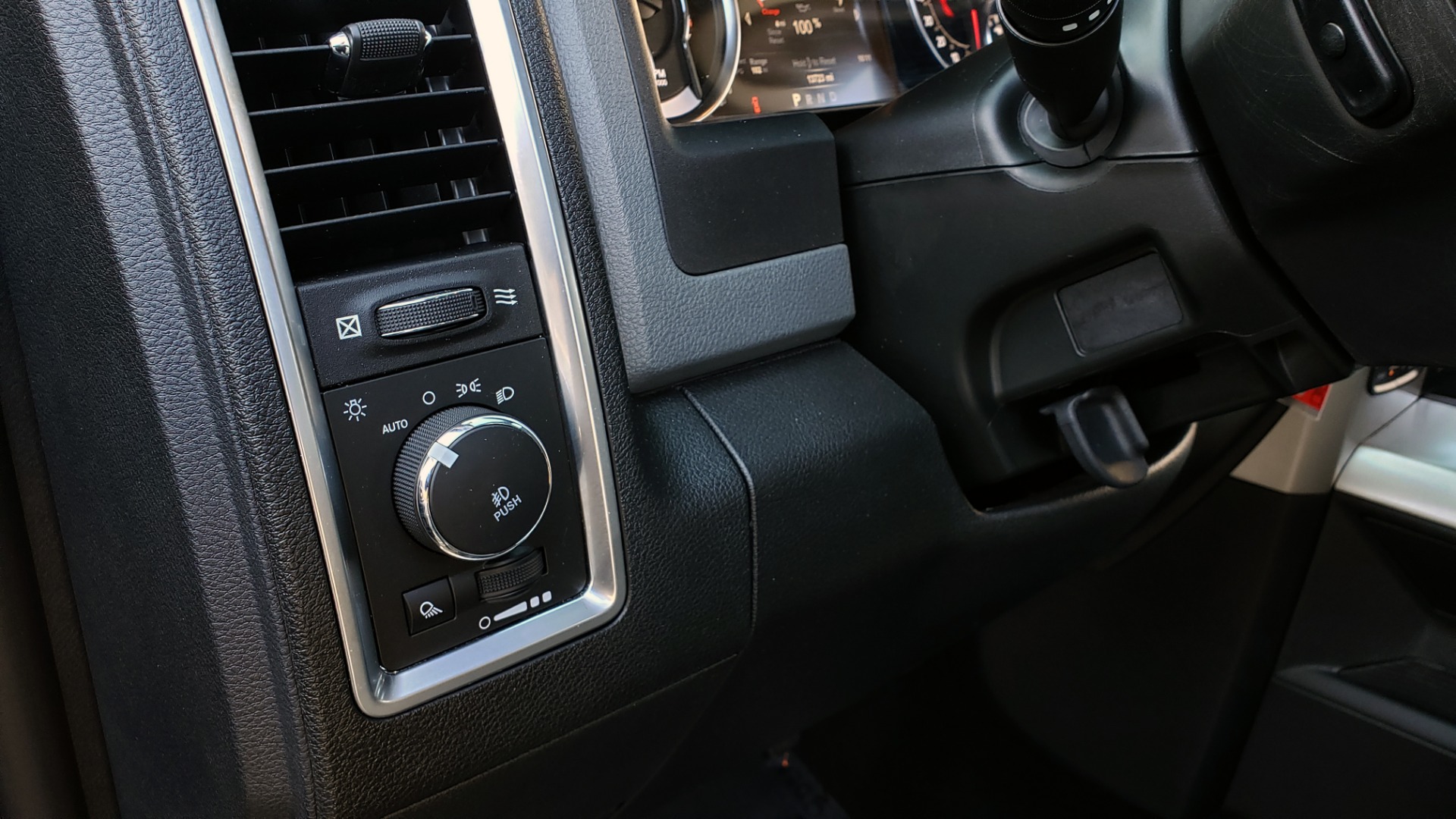 Used 2017 Ram 1500 BIG HORN CREW CAB 4X4 / 3.6L V6 / 8-SPD AUTO / WIFI HOTSPOT for sale Sold at Formula Imports in Charlotte NC 28227 35