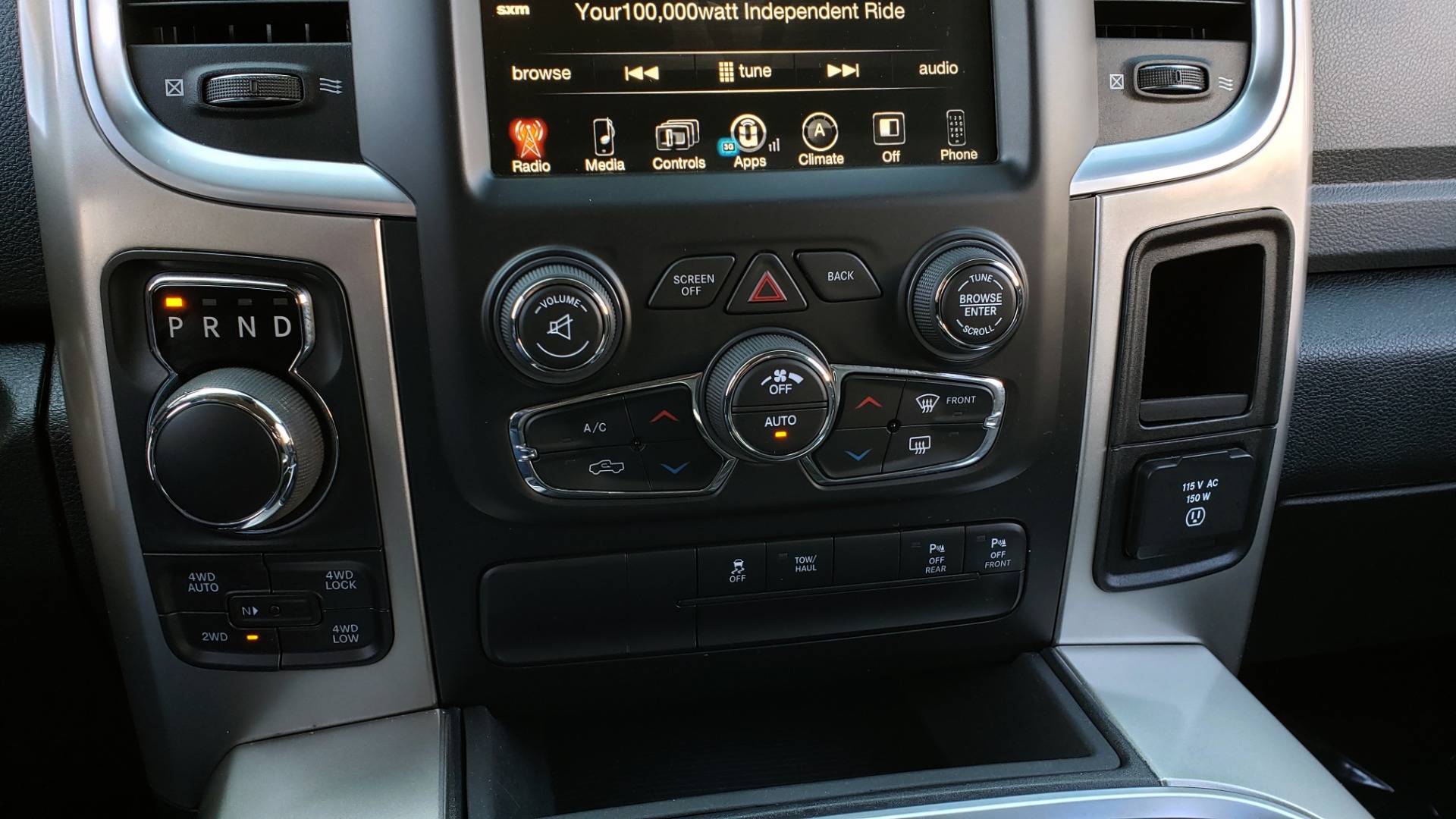Used 2017 Ram 1500 BIG HORN CREW CAB 4X4 / 3.6L V6 / 8-SPD AUTO / WIFI HOTSPOT for sale Sold at Formula Imports in Charlotte NC 28227 43