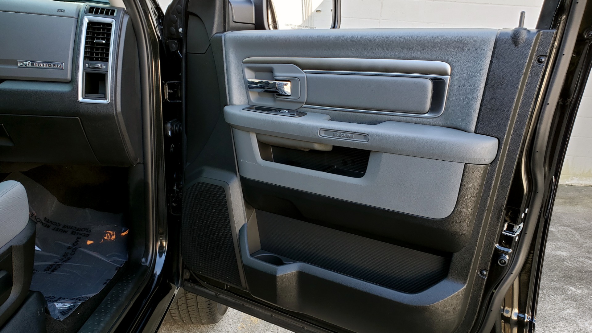 Used 2017 Ram 1500 BIG HORN CREW CAB 4X4 / 3.6L V6 / 8-SPD AUTO / WIFI HOTSPOT for sale Sold at Formula Imports in Charlotte NC 28227 58