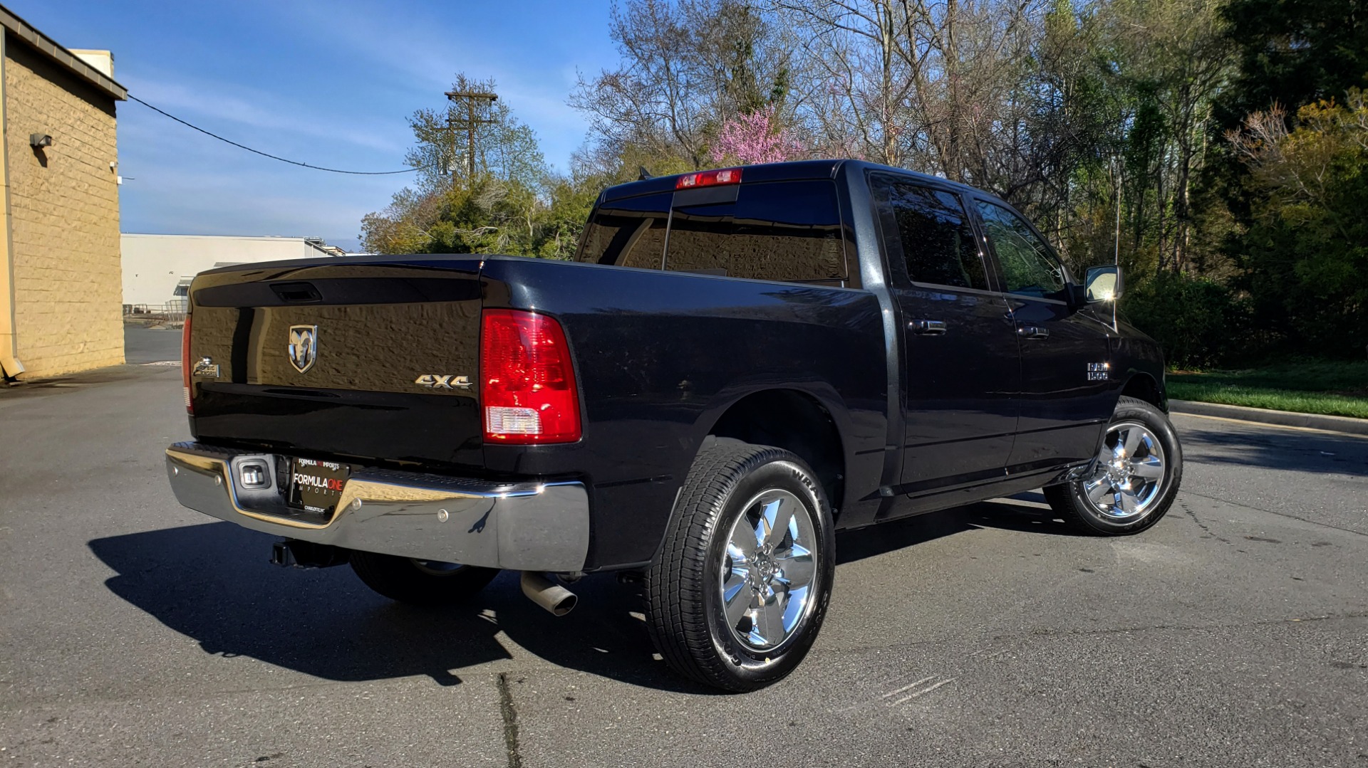Used 2017 Ram 1500 BIG HORN CREW CAB 4X4 / 3.6L V6 / 8-SPD AUTO / WIFI HOTSPOT for sale Sold at Formula Imports in Charlotte NC 28227 6