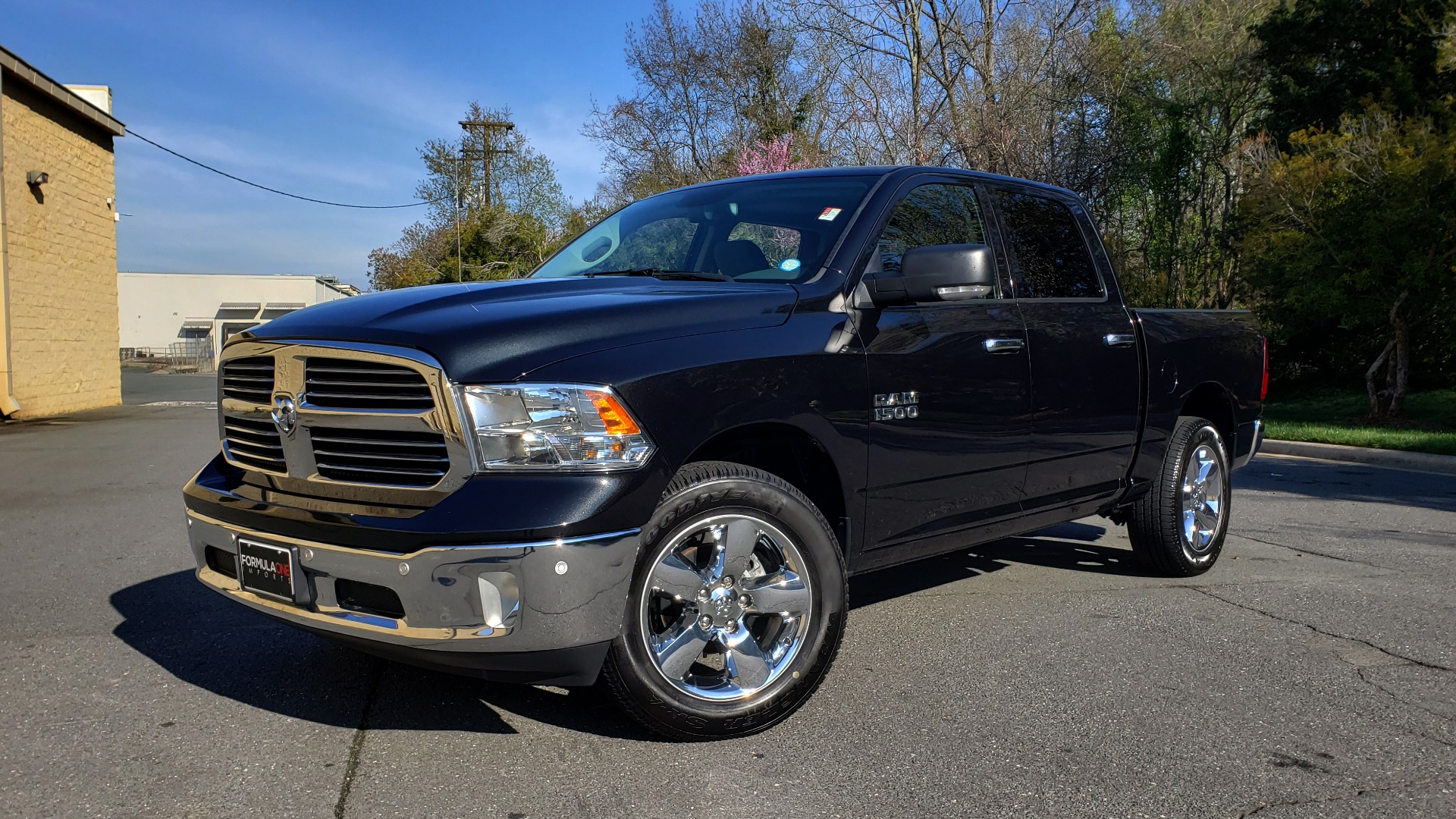 Used 2017 Ram 1500 BIG HORN CREW CAB 4X4 / 3.6L V6 / 8-SPD AUTO / WIFI HOTSPOT for sale Sold at Formula Imports in Charlotte NC 28227 1