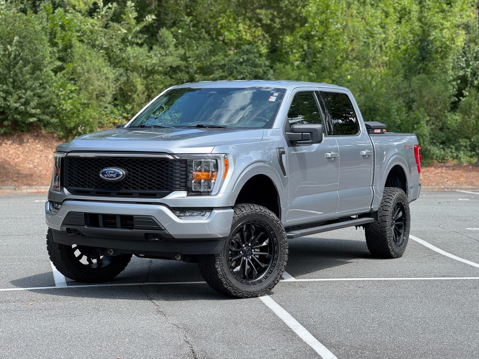 Used 2022 Ford F-150 XLT 4WD SuperCrew 5.5' Box BANG & OLUFSEN / SYNC 4 / READYLIFT / 35IN TIRES for sale $41,300 at Formula Imports in Charlotte NC 28227 1