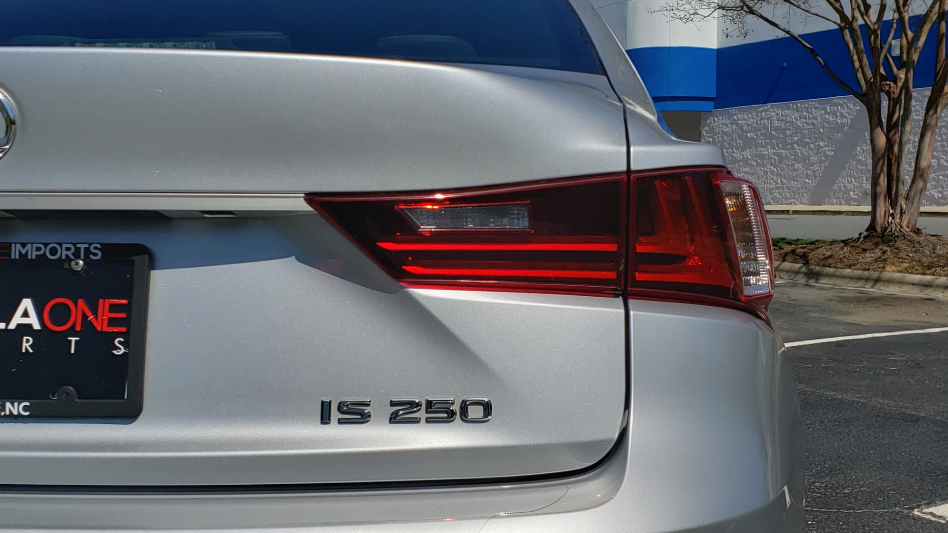 Used 2015 Lexus IS 250 F-SPORT / BSM / SUNROOF / VENT SEATS / REARVIEW for sale Sold at Formula Imports in Charlotte NC 28227 20