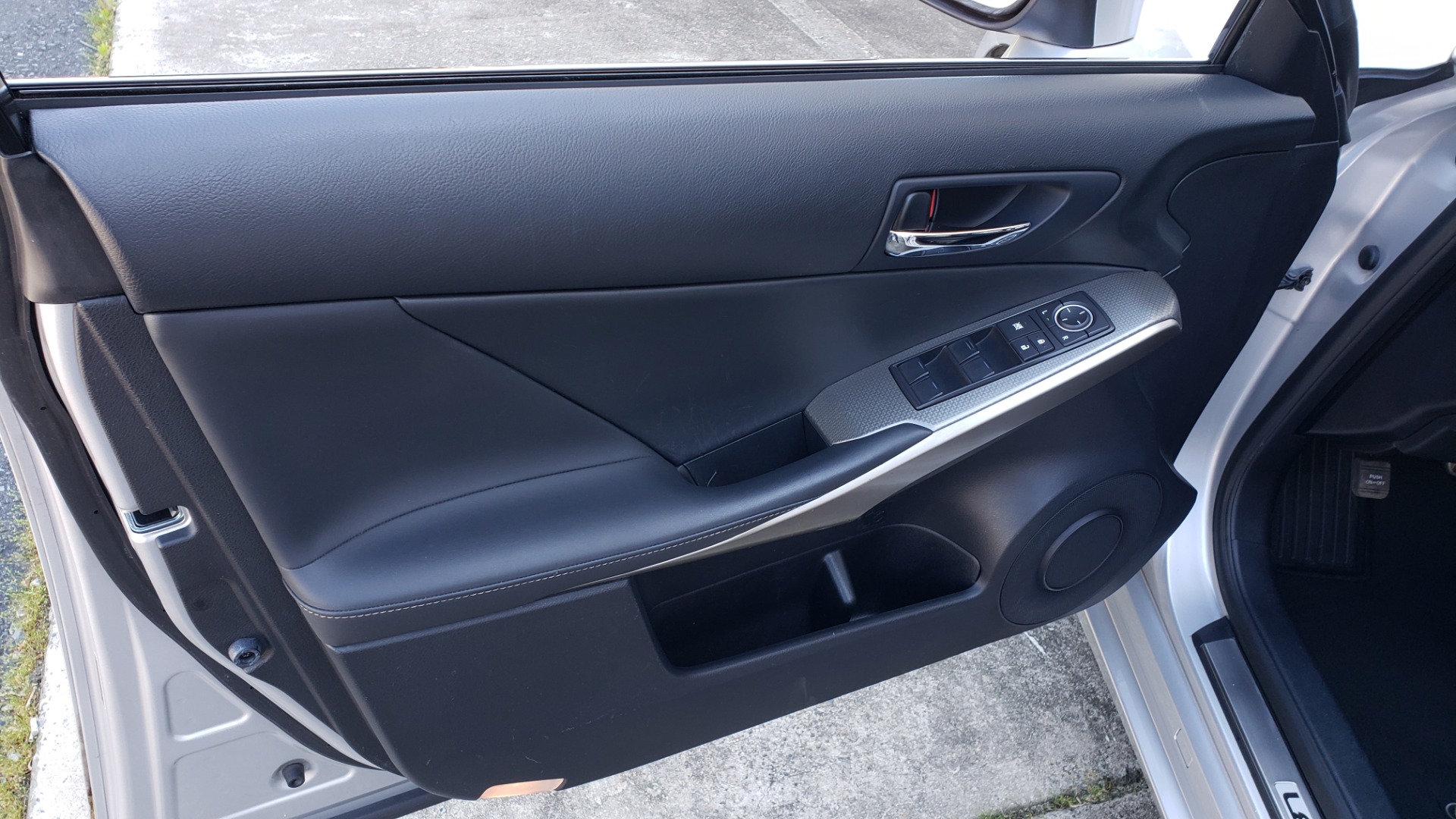 Used 2015 Lexus IS 250 F-SPORT / BSM / SUNROOF / VENT SEATS / REARVIEW for sale Sold at Formula Imports in Charlotte NC 28227 33