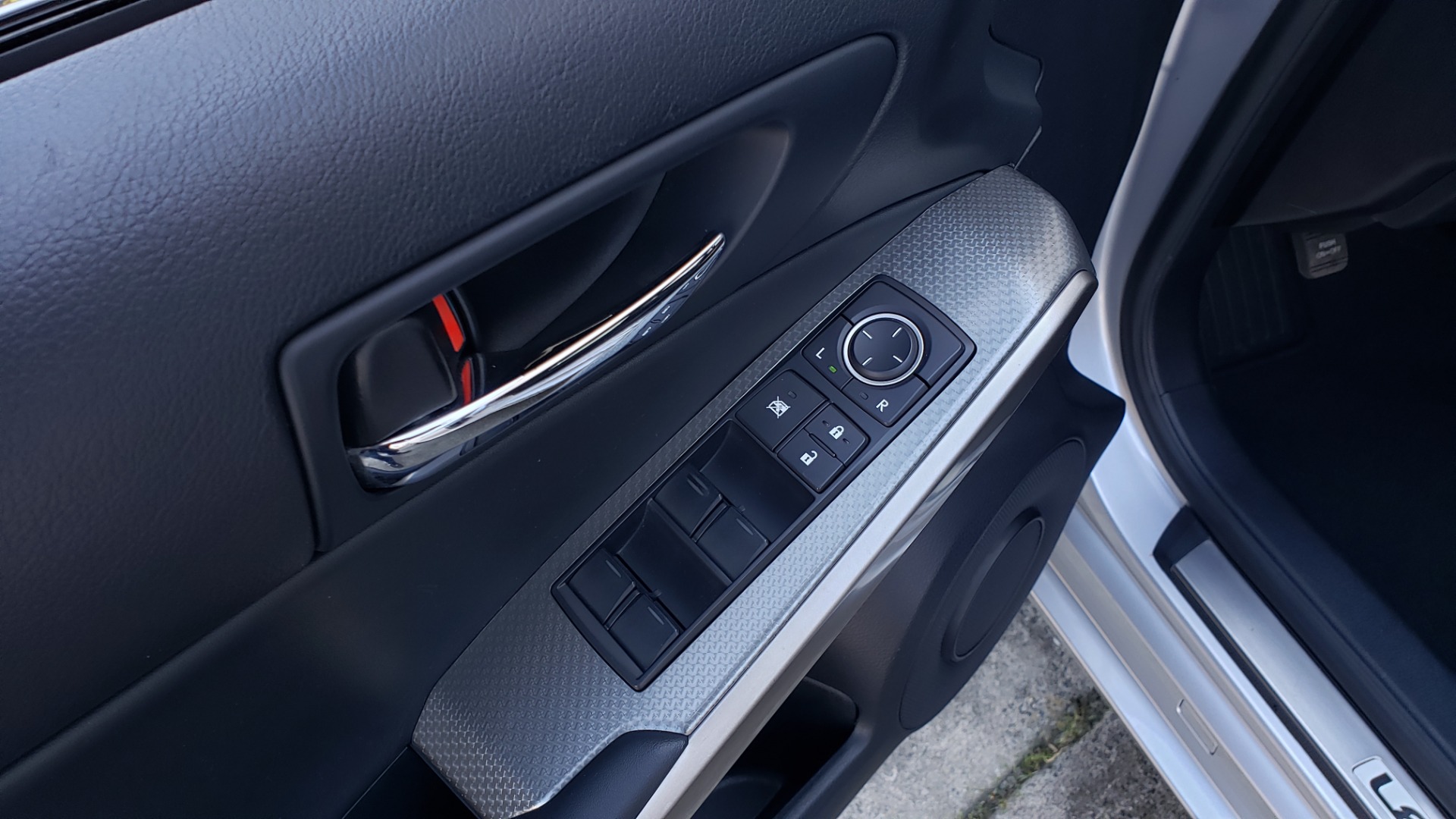 Used 2015 Lexus IS 250 F-SPORT / BSM / SUNROOF / VENT SEATS / REARVIEW for sale Sold at Formula Imports in Charlotte NC 28227 34