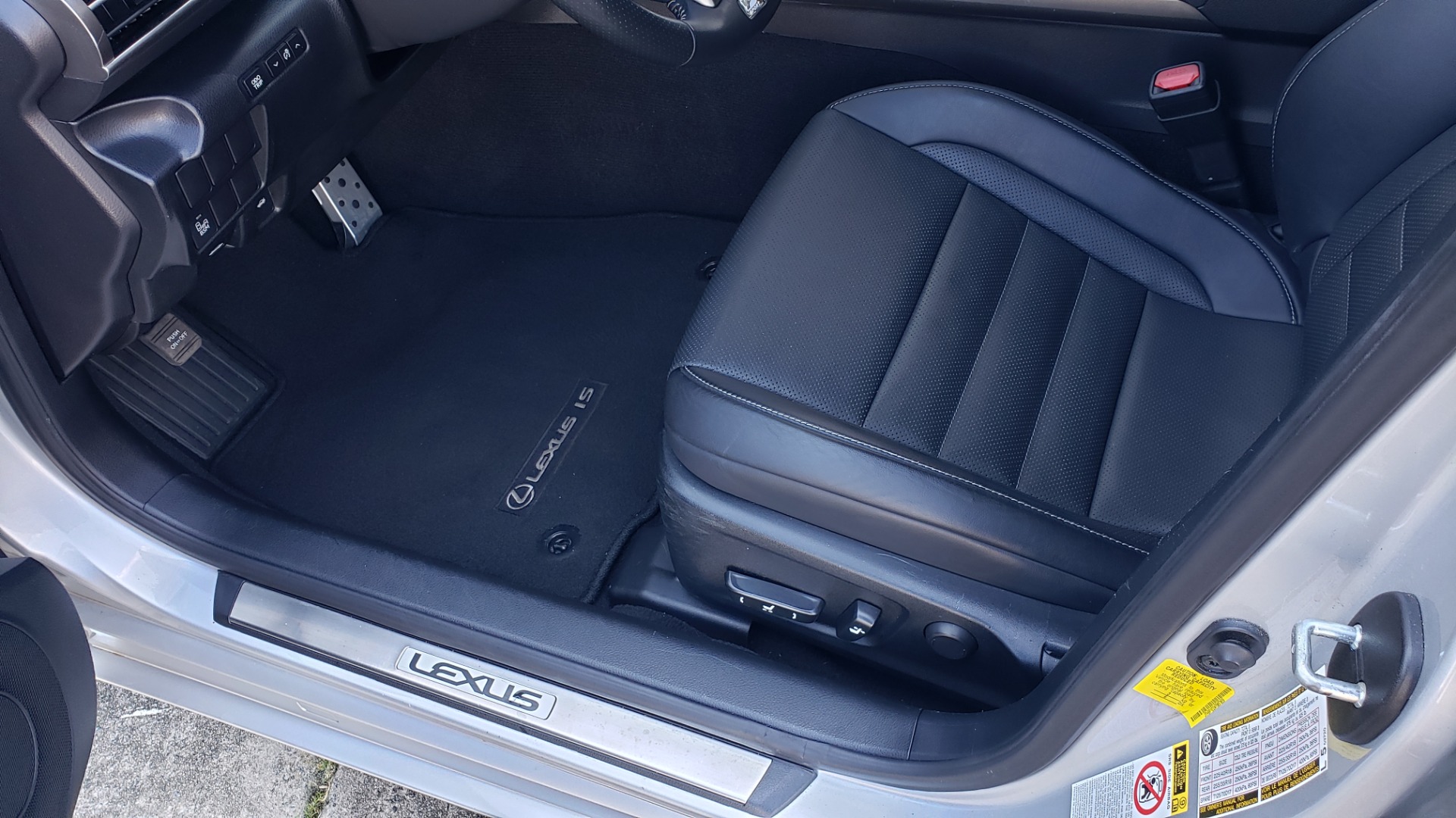 Used 2015 Lexus IS 250 F-SPORT / BSM / SUNROOF / VENT SEATS / REARVIEW for sale Sold at Formula Imports in Charlotte NC 28227 35