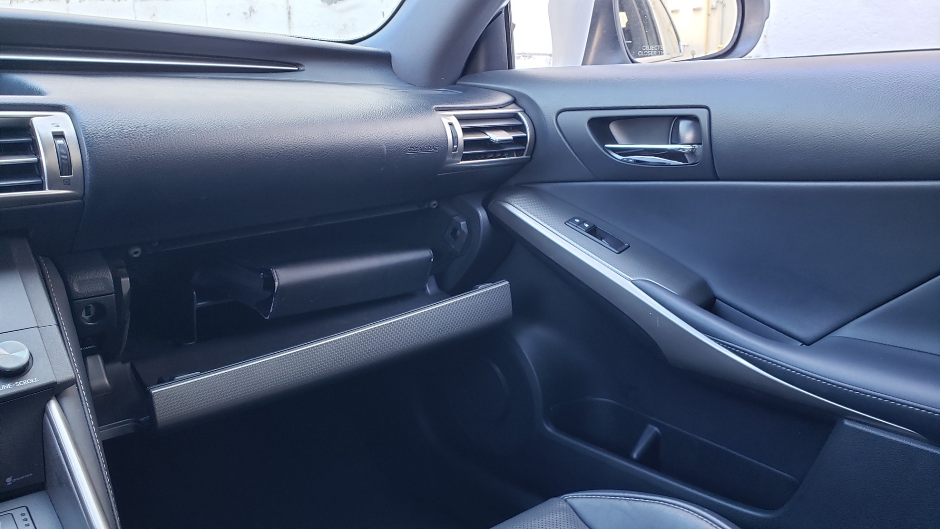 Used 2015 Lexus IS 250 F-SPORT / BSM / SUNROOF / VENT SEATS / REARVIEW for sale Sold at Formula Imports in Charlotte NC 28227 49