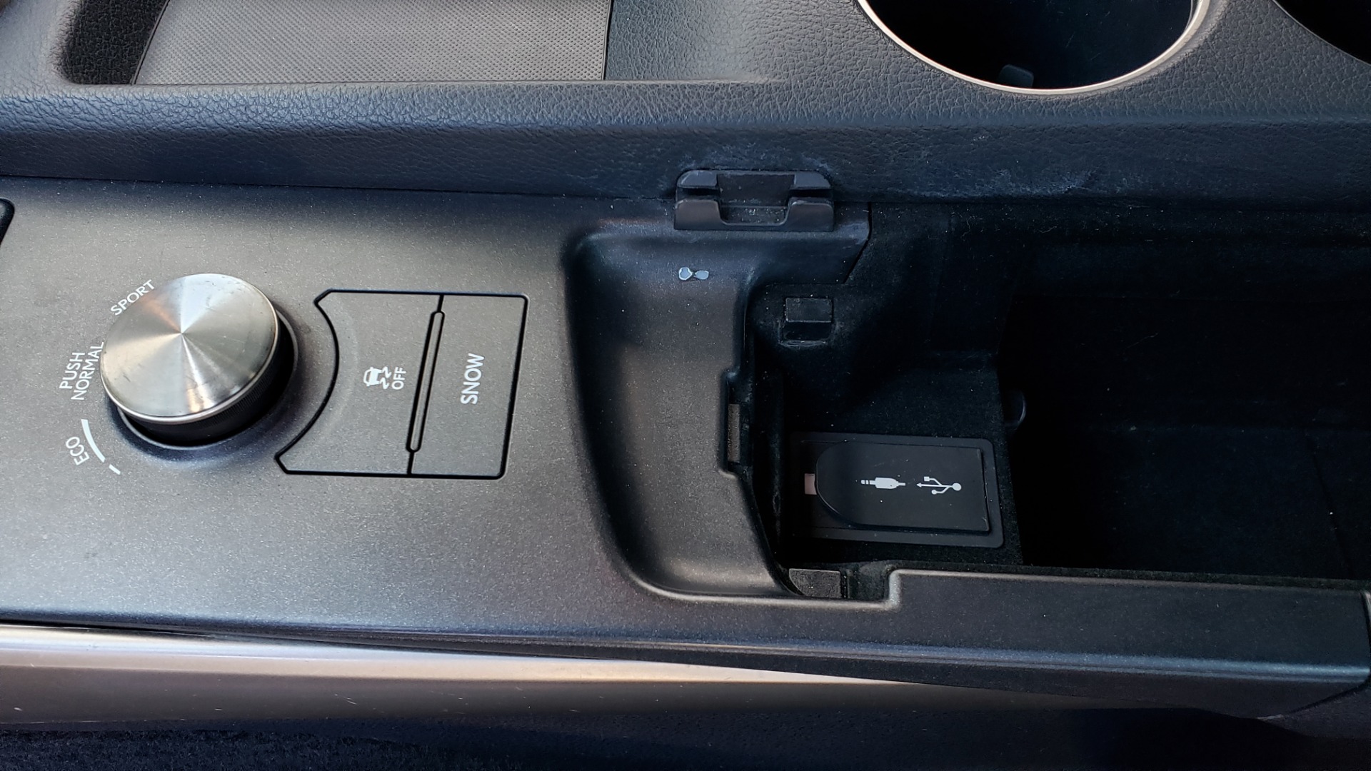 Used 2015 Lexus IS 250 F-SPORT / BSM / SUNROOF / VENT SEATS / REARVIEW for sale Sold at Formula Imports in Charlotte NC 28227 56