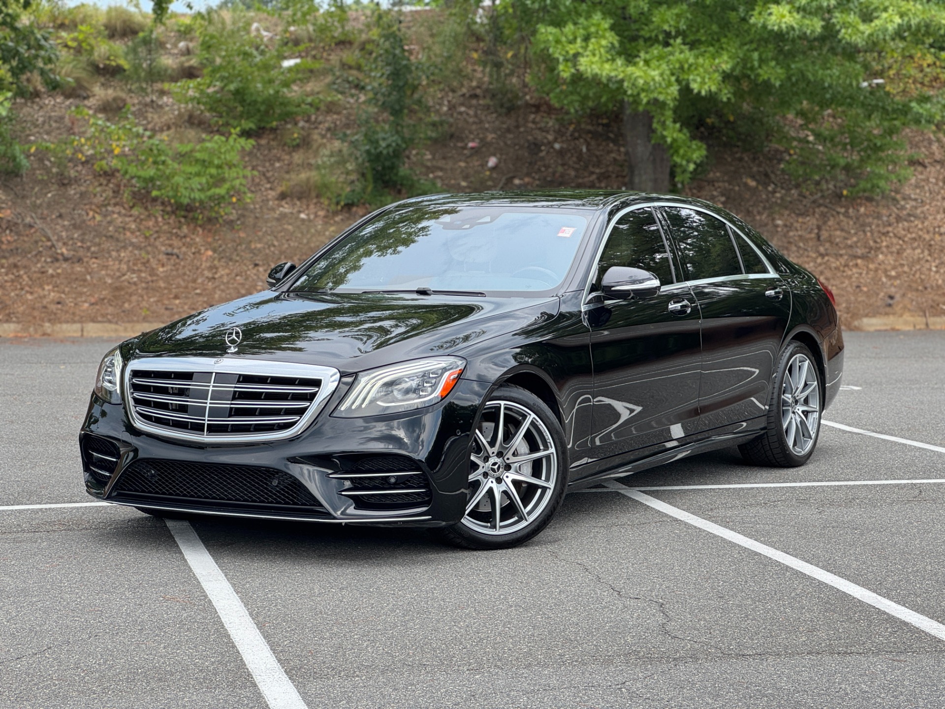 Used 2020 Mercedes-Benz S-Class S 560 4MATIC Sedan AMG LINE / REAR ENT. SYS. / PREMIUM PKG / DRIVE ASSIST for sale $39,999 at Formula Imports in Charlotte NC 28227 1