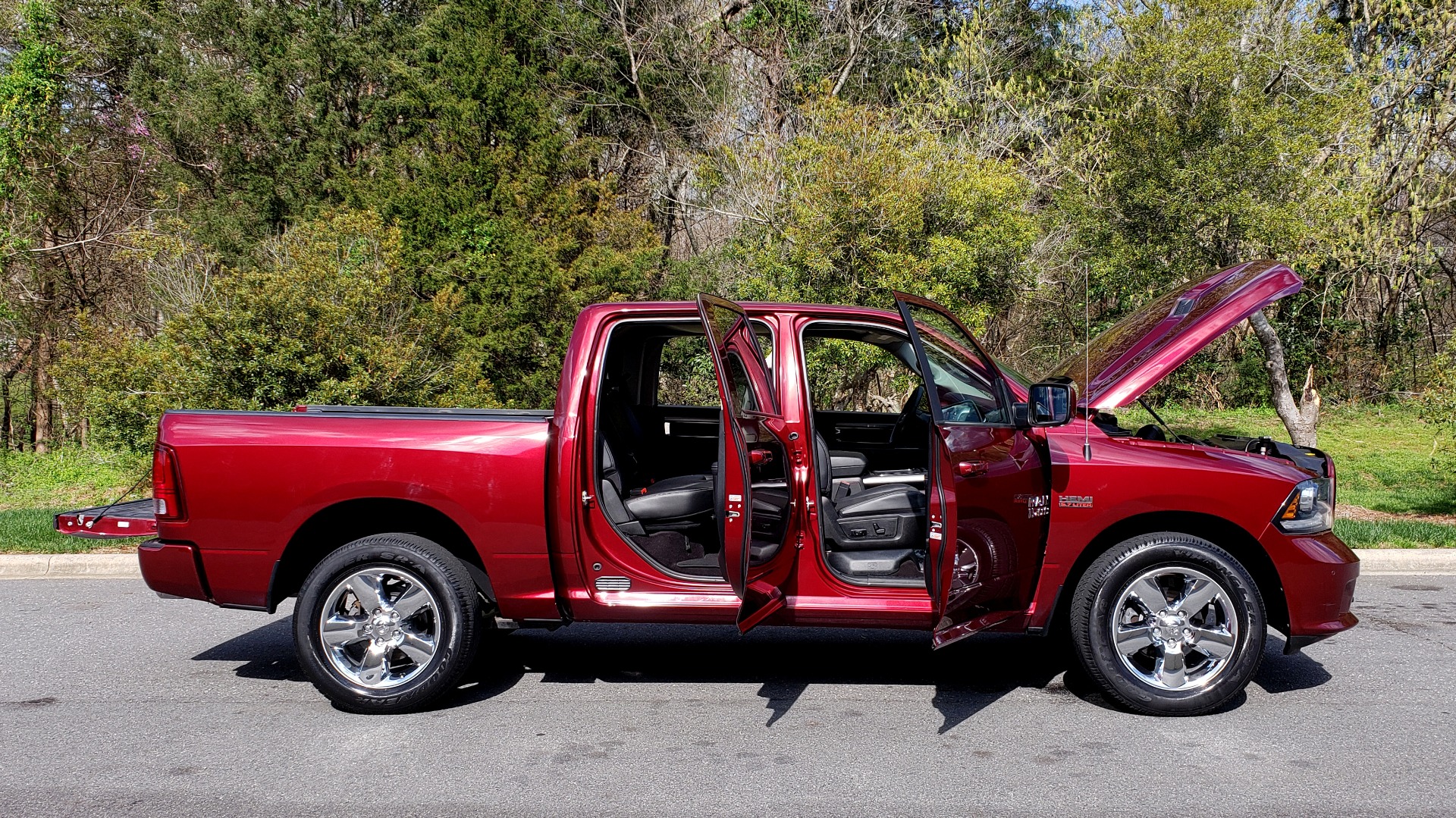 Used 2017 Ram 1500 SPORT CREW CAB 4X4 / NAV / ALPINE / SUNROOF / VENT STS / REARVIEW for sale Sold at Formula Imports in Charlotte NC 28227 10