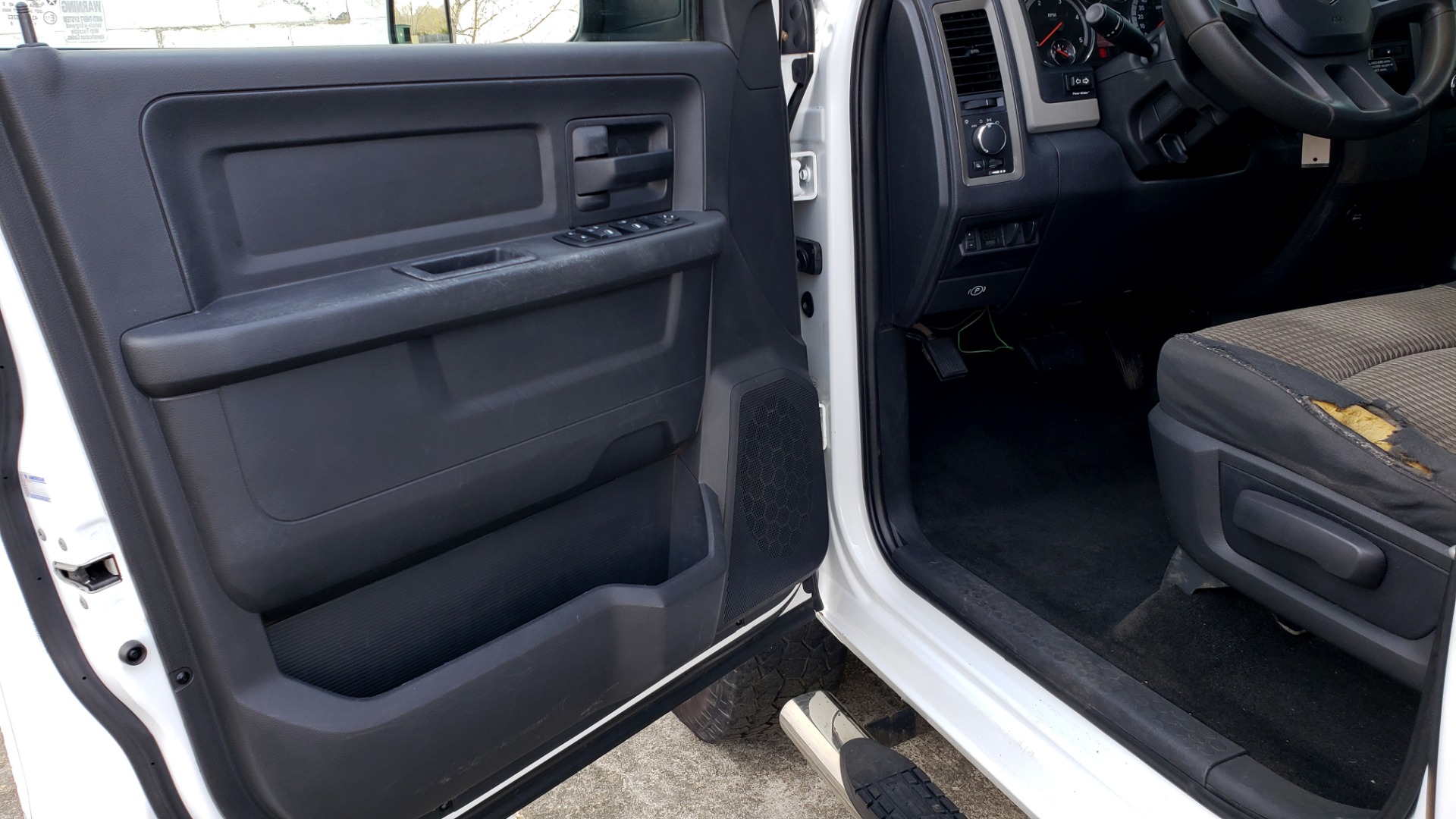 Used 2011 Ram 2500 4WD CREW CAB 169 ST / 6.7L CUMMINS / 6-SPD AUTO for sale Sold at Formula Imports in Charlotte NC 28227 20