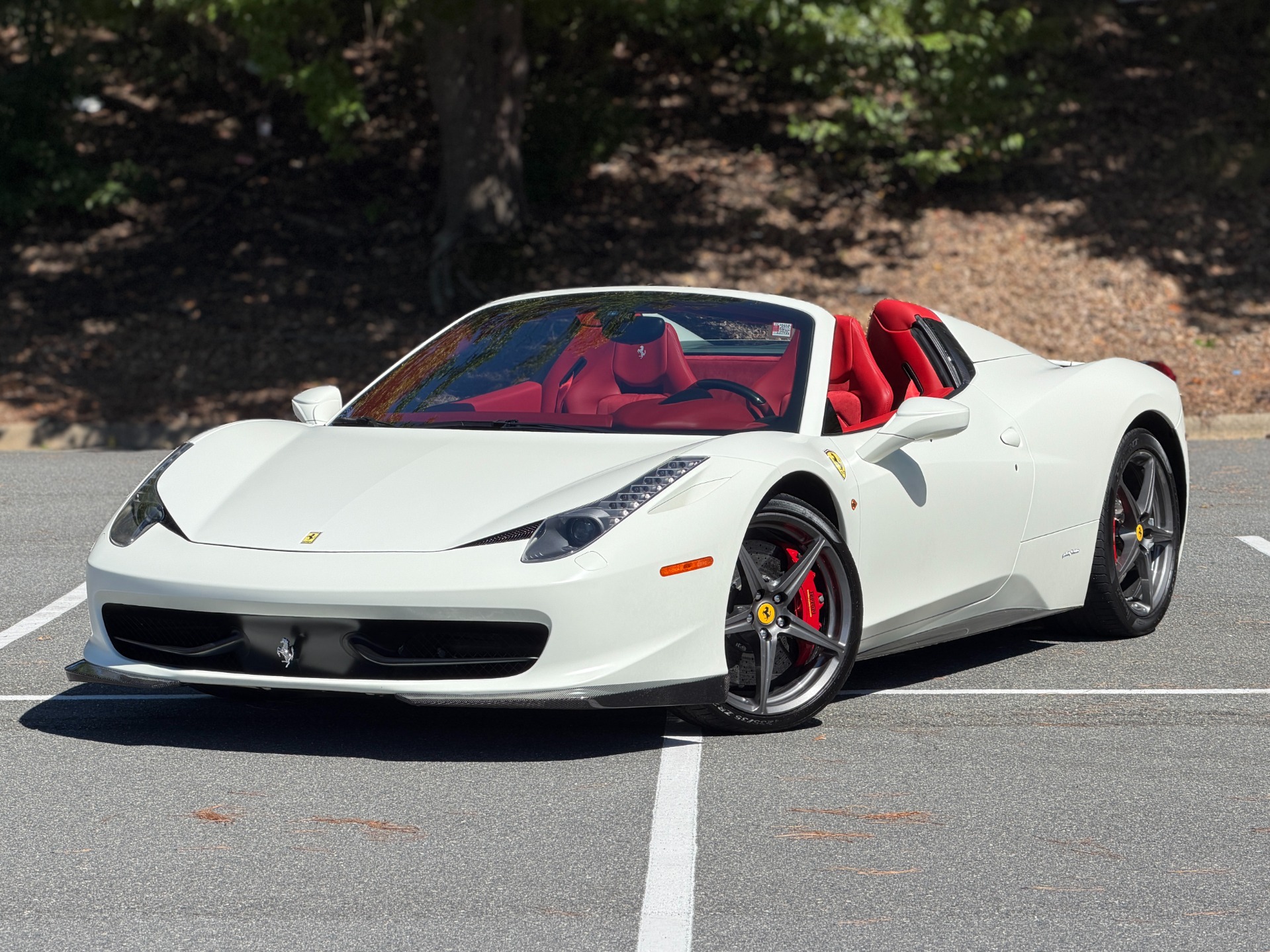 Used 2015 Ferrari 458 Italia Spider CARBON RACING PKG / LEATHER/ALCANTARA INTERIOR for sale $569,000 at Formula Imports in Charlotte NC 28227 1