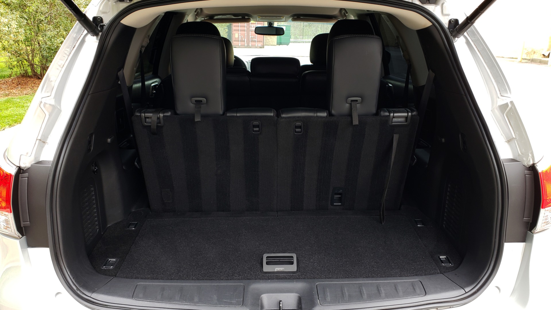 Used 2014 Nissan PATHFINDER SL TECH PKG / 4WD / NAV / SUNROOF / REARVIEW / 3-ROW for sale Sold at Formula Imports in Charlotte NC 28227 13