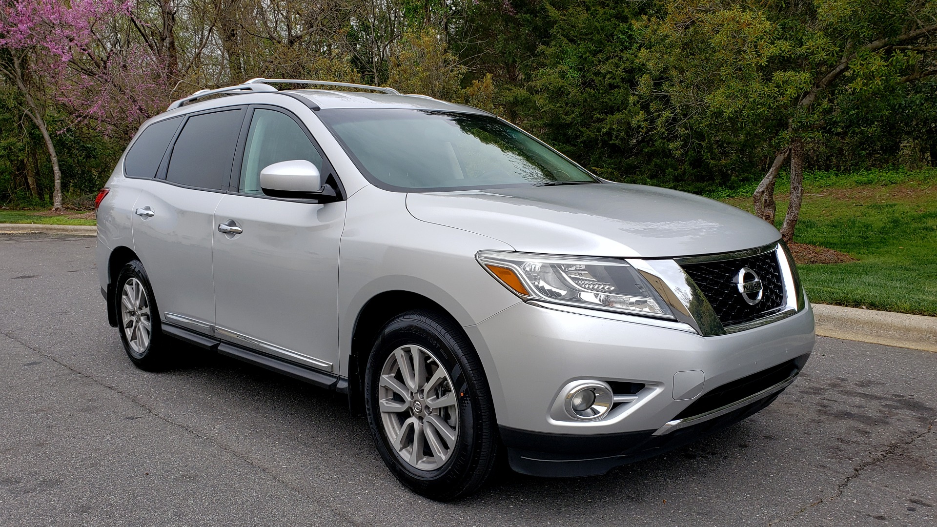 Used 2014 Nissan PATHFINDER SL TECH PKG / 4WD / NAV / SUNROOF / REARVIEW / 3-ROW for sale Sold at Formula Imports in Charlotte NC 28227 4