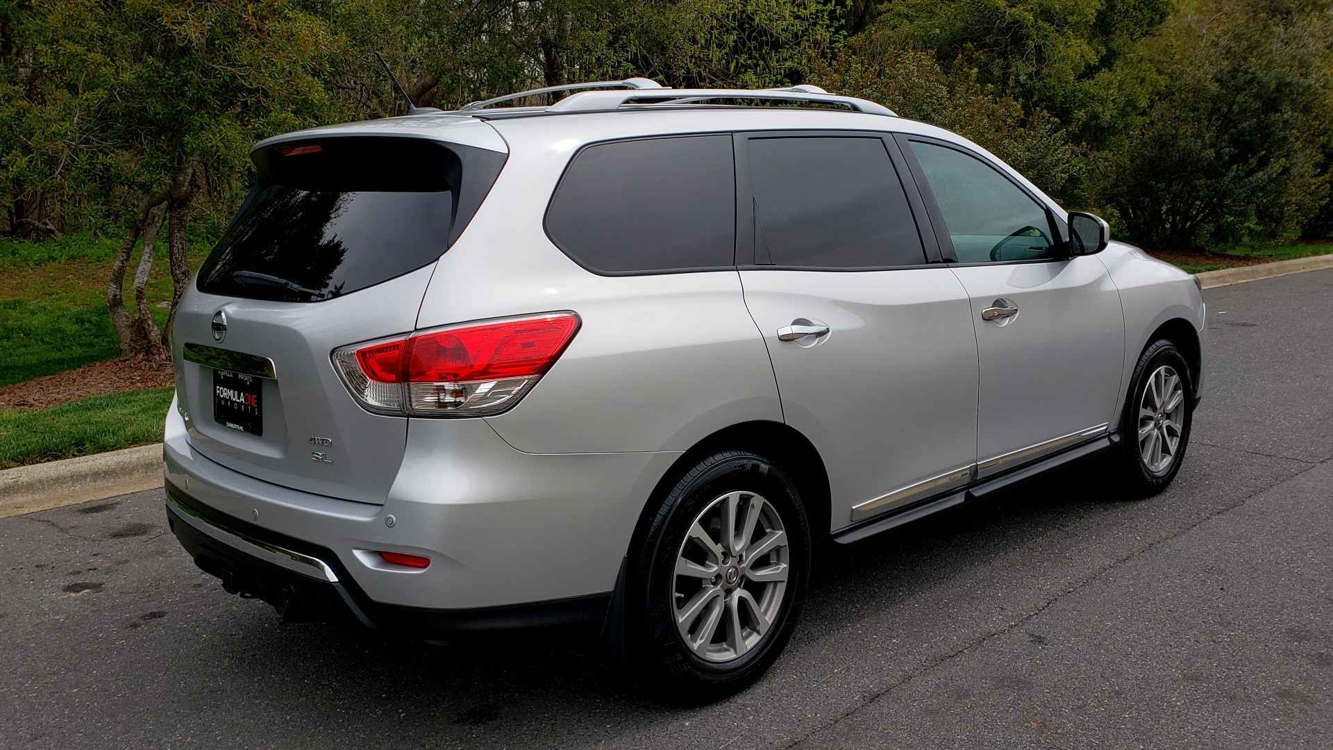 Used 2014 Nissan PATHFINDER SL TECH PKG / 4WD / NAV / SUNROOF / REARVIEW / 3-ROW for sale Sold at Formula Imports in Charlotte NC 28227 6