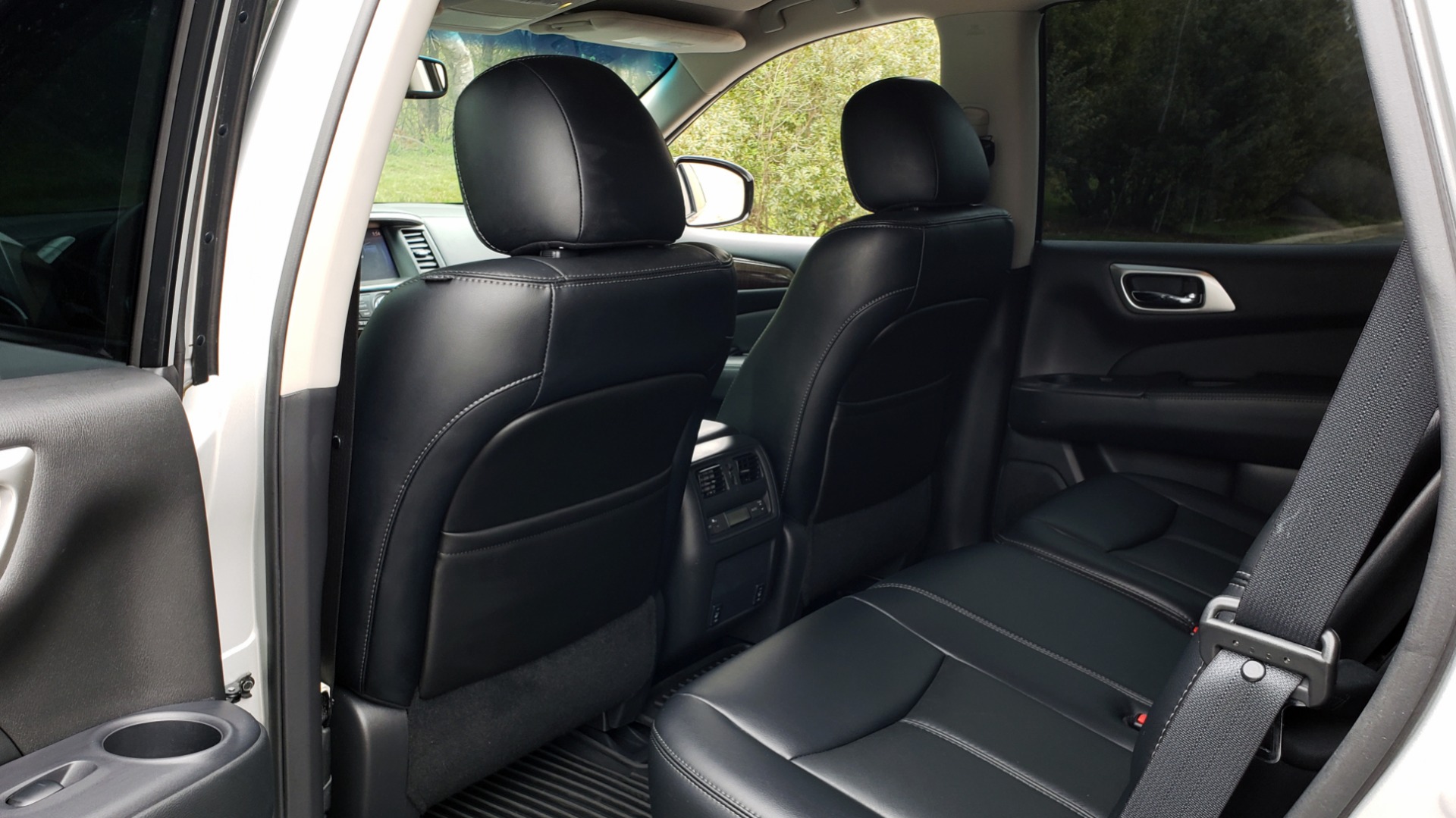 Used 2014 Nissan PATHFINDER SL TECH PKG / 4WD / NAV / SUNROOF / REARVIEW / 3-ROW for sale Sold at Formula Imports in Charlotte NC 28227 69