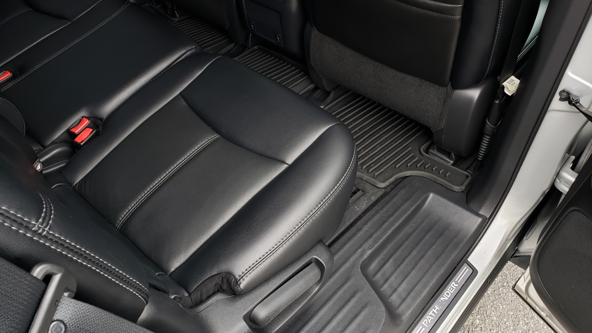Used 2014 Nissan PATHFINDER SL TECH PKG / 4WD / NAV / SUNROOF / REARVIEW / 3-ROW for sale Sold at Formula Imports in Charlotte NC 28227 79