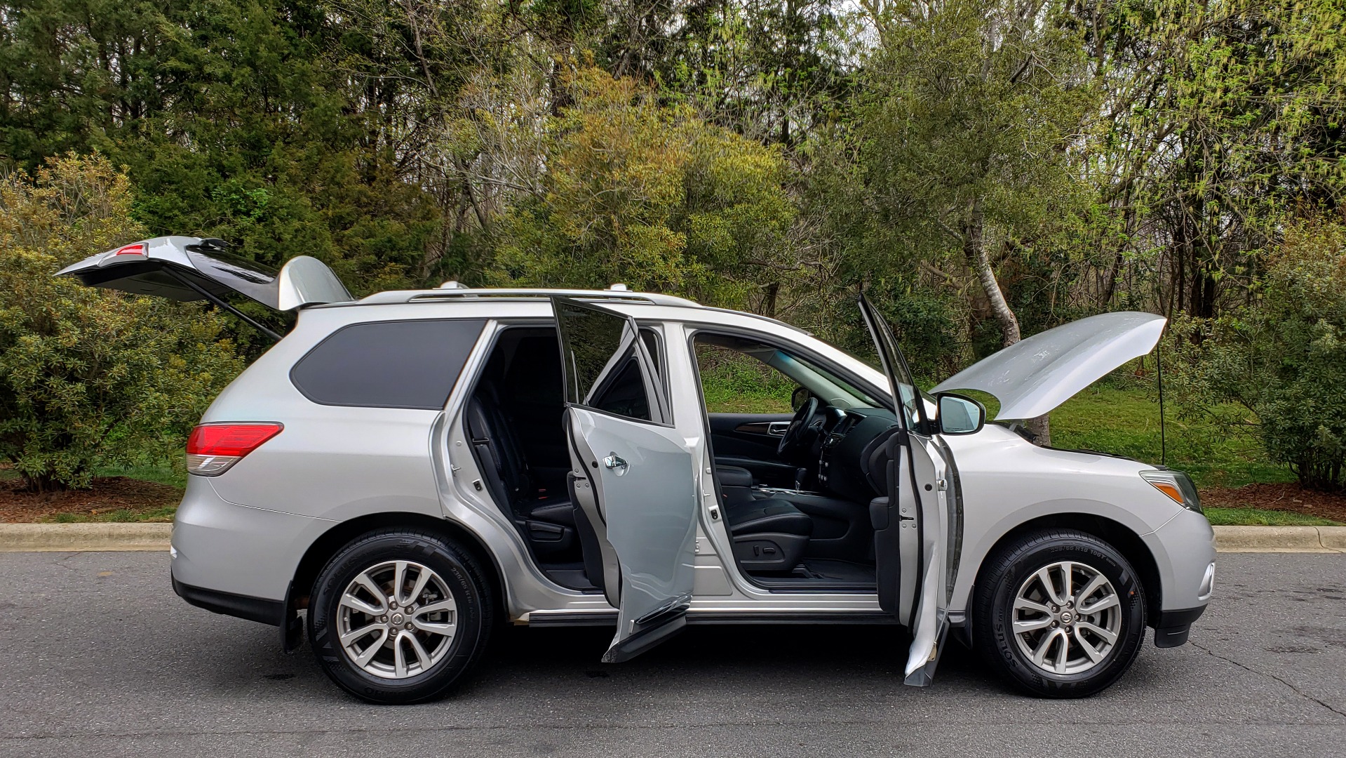 Used 2014 Nissan PATHFINDER SL TECH PKG / 4WD / NAV / SUNROOF / REARVIEW / 3-ROW for sale Sold at Formula Imports in Charlotte NC 28227 9