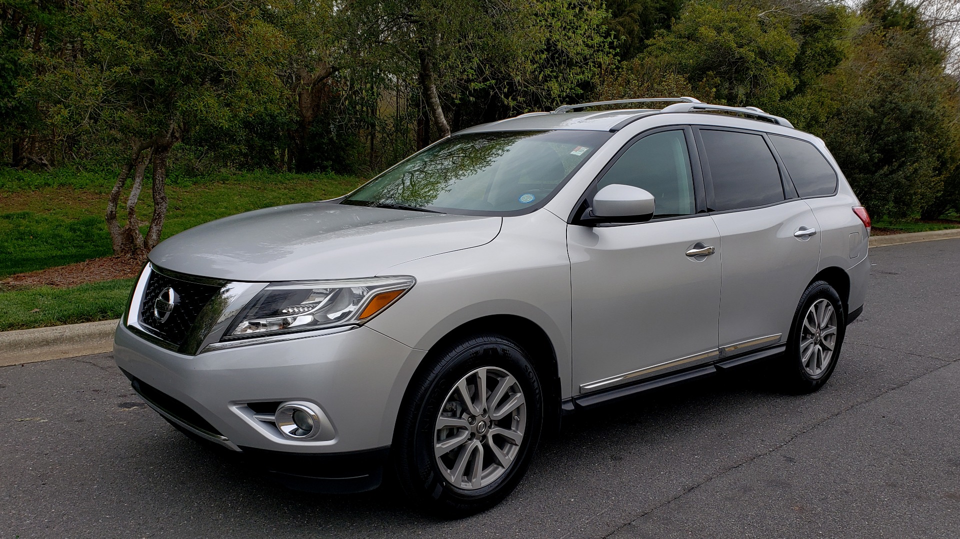 Used 2014 Nissan PATHFINDER SL TECH PKG / 4WD / NAV / SUNROOF / REARVIEW / 3-ROW for sale Sold at Formula Imports in Charlotte NC 28227 1