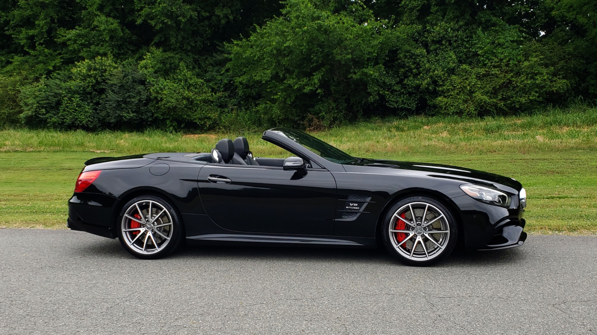 Used 2017 Mercedes-Benz SL 63 AMG / ROADSTER / DRIVER ASSIST / NAV / CAMERA for sale Sold at Formula Imports in Charlotte NC 28227 25