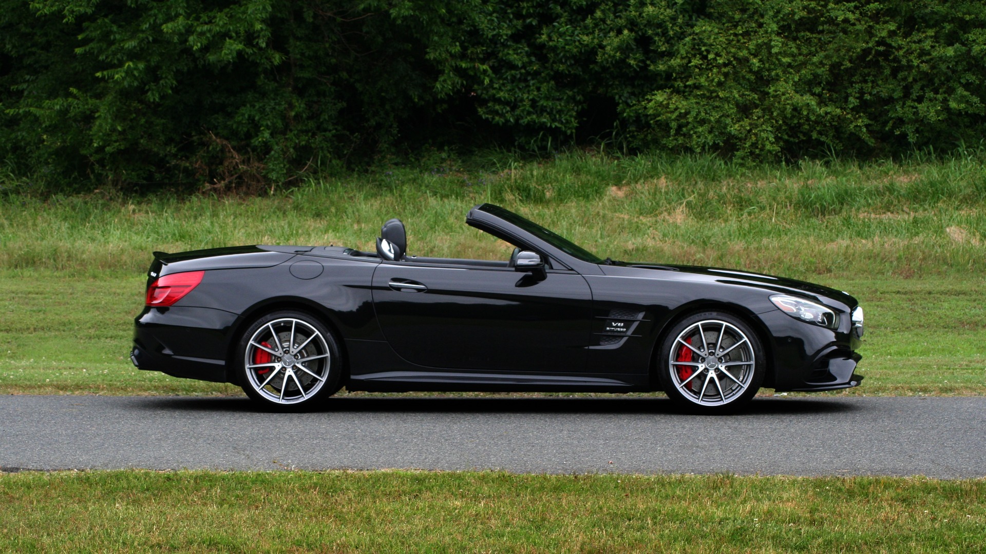 Used 2017 Mercedes-Benz SL 63 AMG / ROADSTER / DRIVER ASSIST / NAV / CAMERA for sale Sold at Formula Imports in Charlotte NC 28227 9