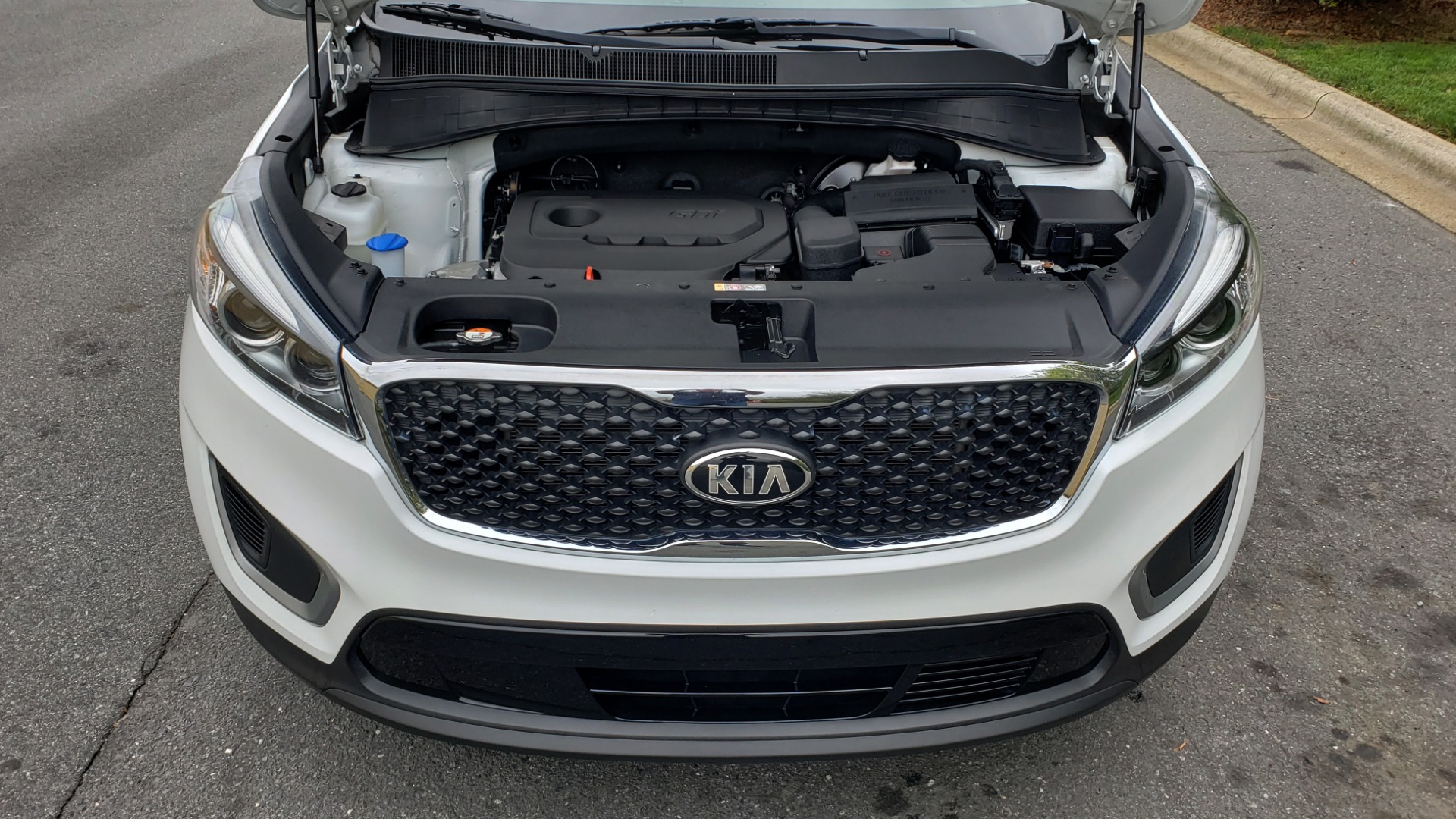 Used 2017 Kia SORENTO LX CONV PKG / FWD / ADVANCED TECH / 3-ROW for sale Sold at Formula Imports in Charlotte NC 28227 10