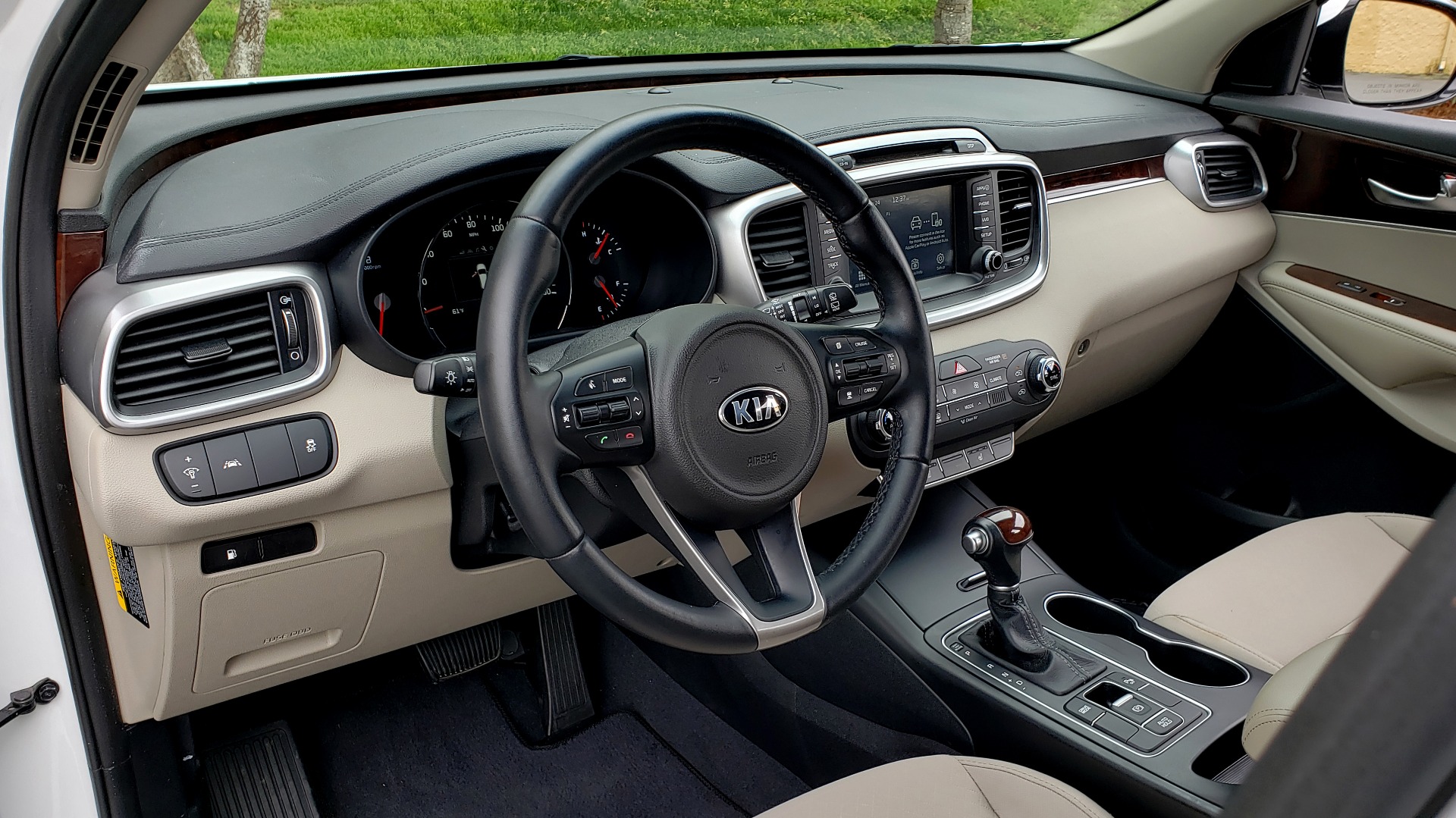 Used 2017 Kia SORENTO LX CONV PKG / FWD / ADVANCED TECH / 3-ROW for sale Sold at Formula Imports in Charlotte NC 28227 36